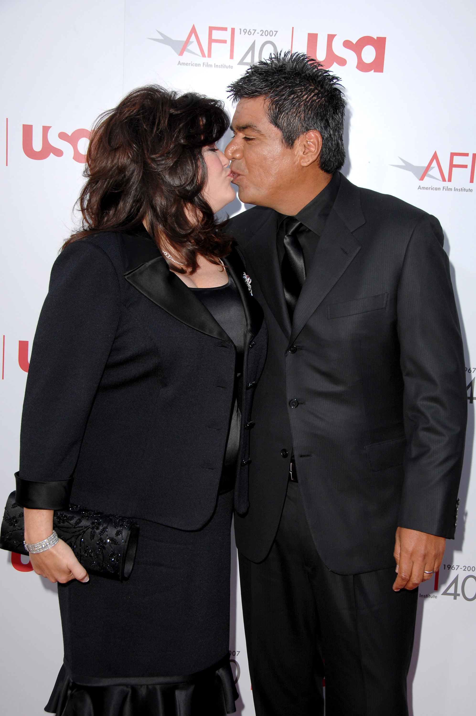 Ann Serrano et George Lopez à la 35e cérémonie annuelle du AFI Life Achievement Award en l'honneur d'Al Pacino au Kodak Theater le 7 juin 2007 à Hollywood, Californie. | Source : Getty Images