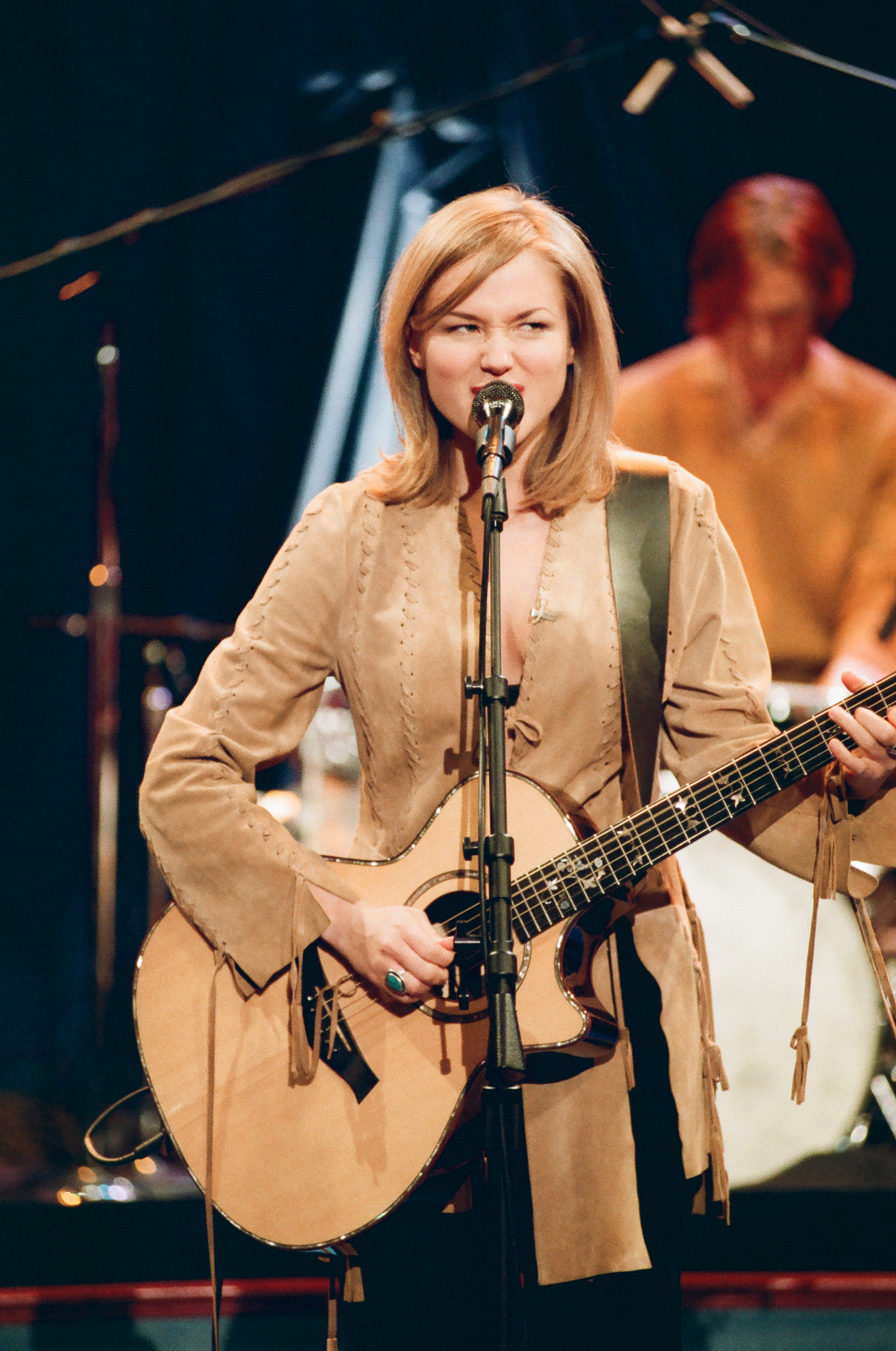 Jewel dans "The Tonight Show with Jay Leno" le 26 décembre 1995 | Source : Getty Images