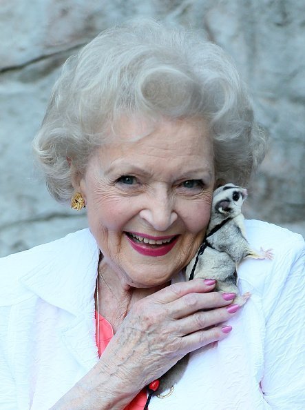 Betty White au zoo de Los Angeles le 20 juin 2015 à Los Angeles, en Californie. | Photo: Getty Images