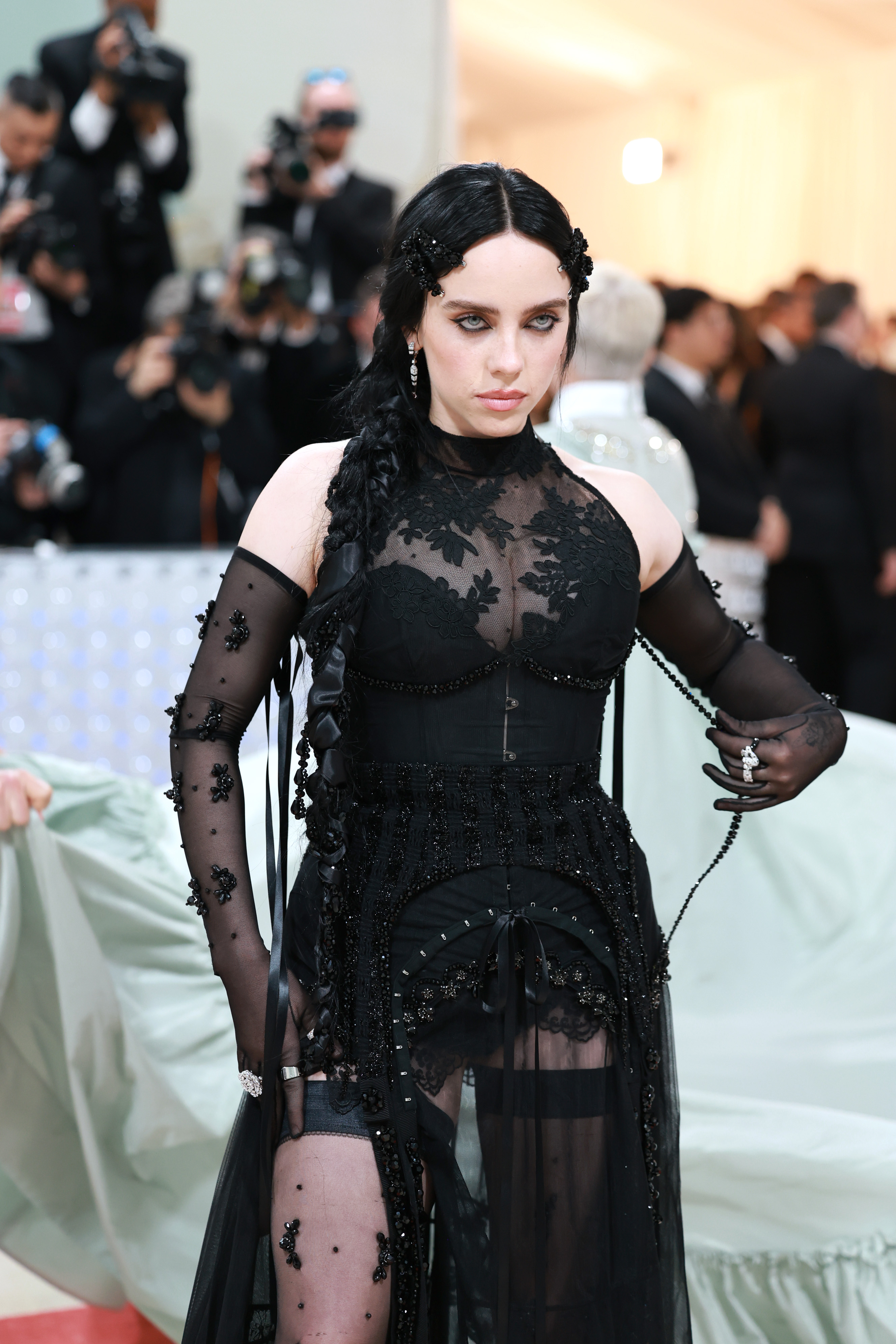 Billie Eilish assiste au gala du Met célébrant "Karl Lagerfeld : A Line Of Beauty" au Metropolitan Museum of Art à New York, le 1er mai 2023. | Source : Getty Images