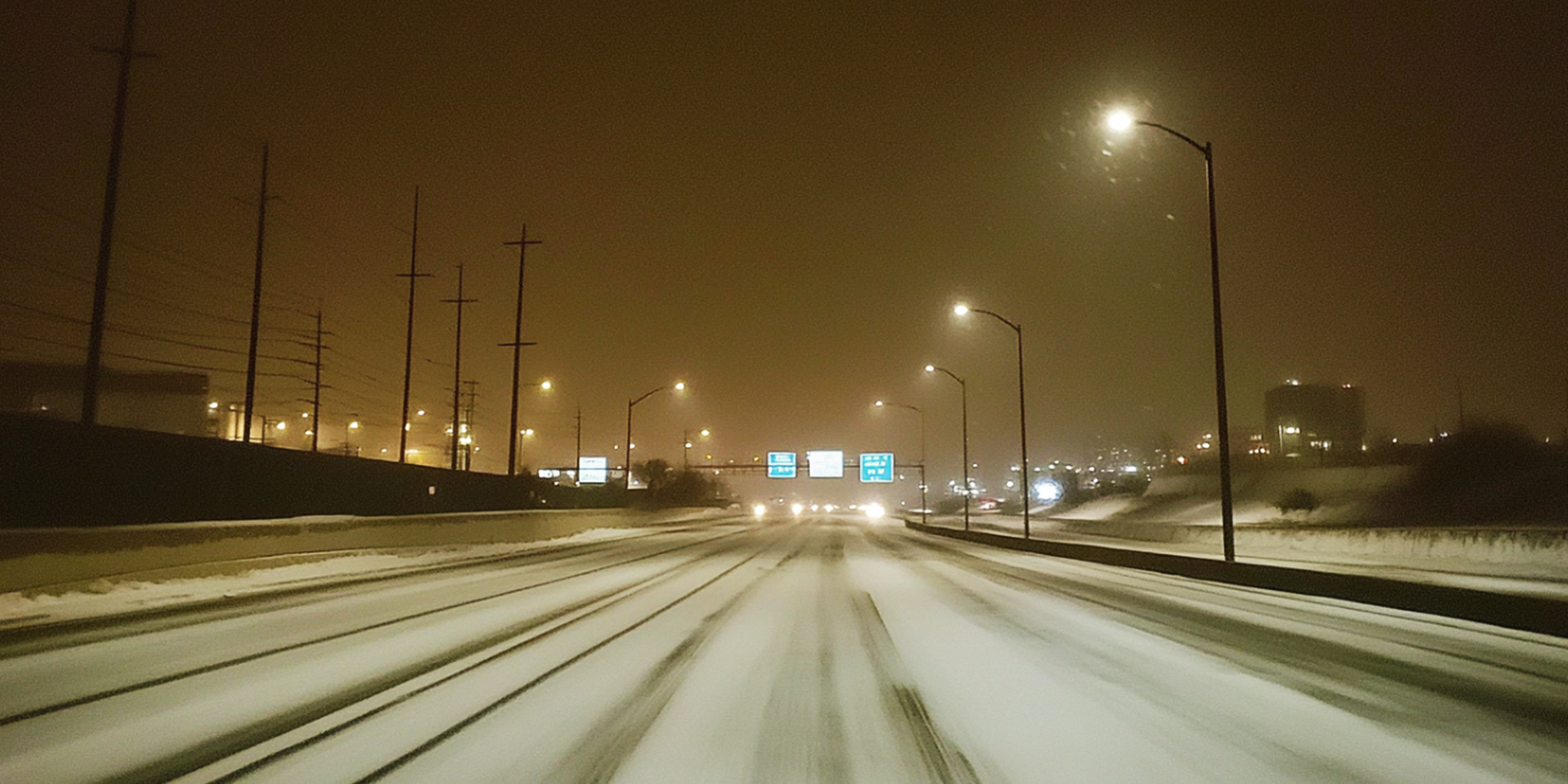 Une autoroute enneigée | Source : Amomama