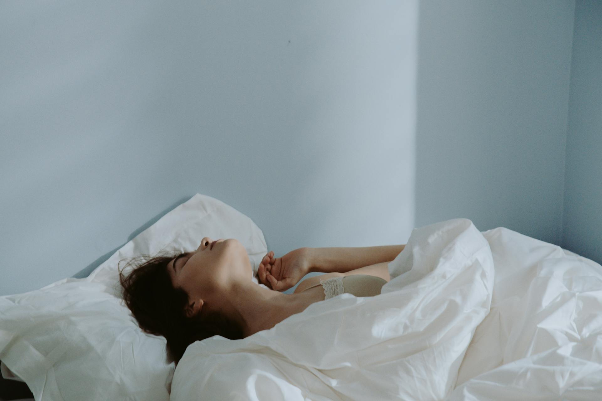 Une femme qui fait la sieste | Source : Pexels