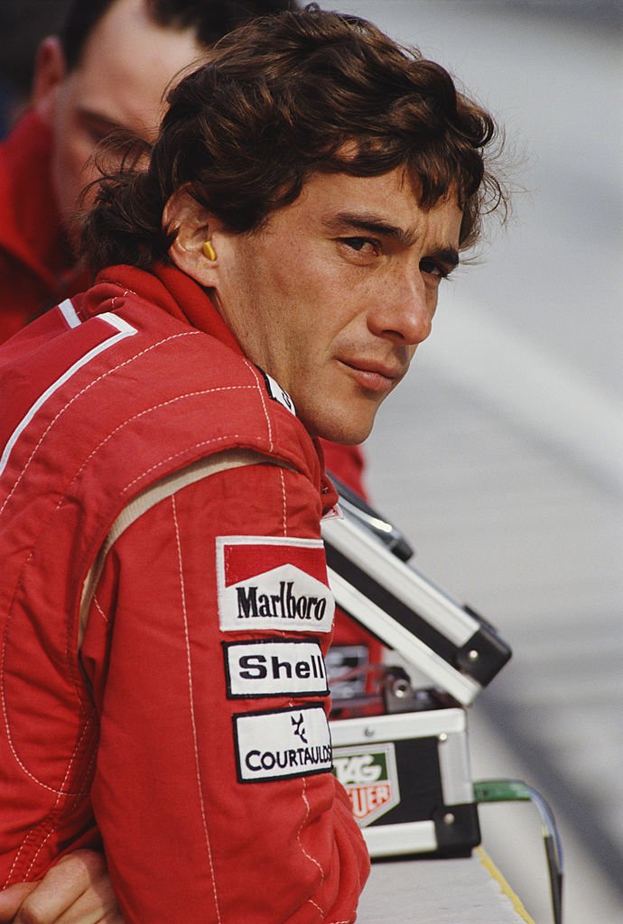 Ayrton Senna du Brésil, pilote de la Honda Marlboro McLaren MP4/5B Honda RA109E V10 n°1 lors des essais d'avant-saison le 1er février 1990 à l'Autodromo Enzo e Dino Ferrari à Imola, Saint-Marin. | Photo : Getty Images