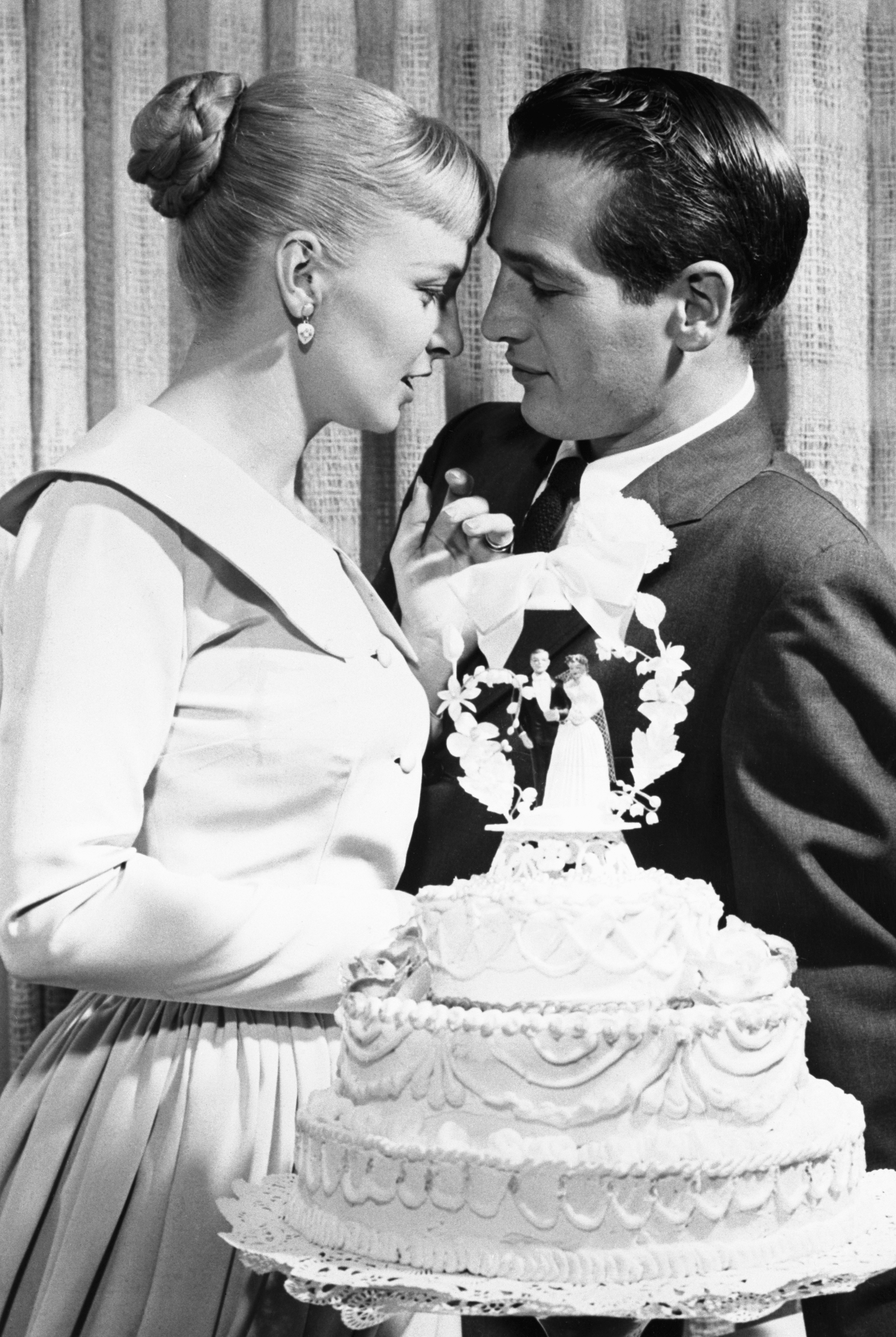 Les stars hollywoodiennes Joanne Woodward et Paul Newman après s'être mariés à Las Vegas en 1958 | Source : Getty Images