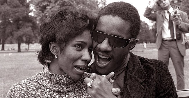 Stevie Wonder et son ancienne femme Syreeta Wright. | Photo : Getty Images