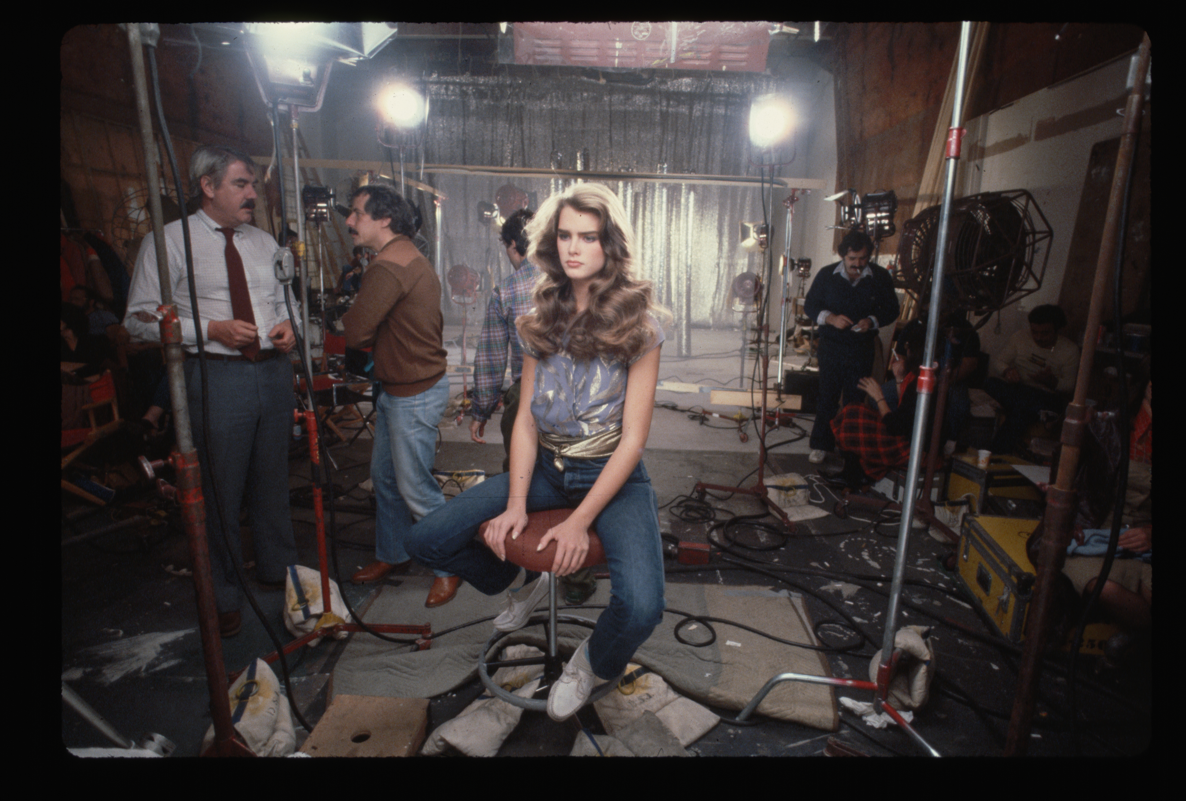 Brooke Shields lors du tournage d'une publicité télévisée pour un shampoing Source : Getty Images
