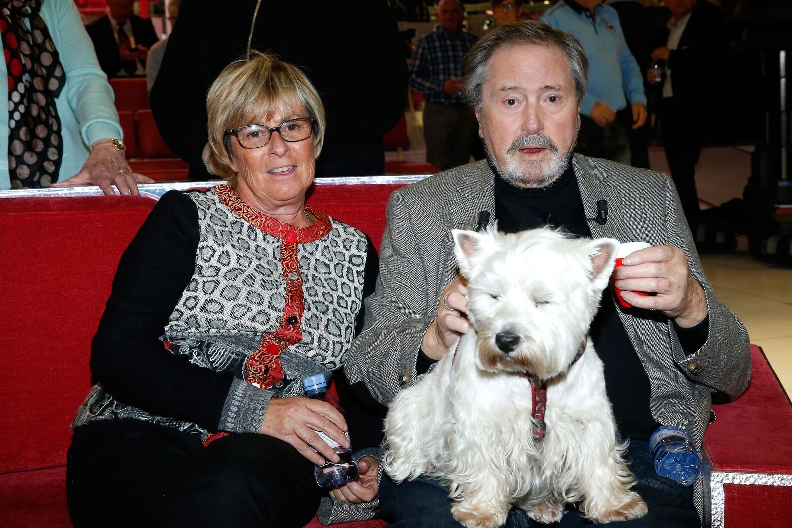 Victor Lanoux et son épouse Véronique Langlois au Pavillon Gabriel le 12 novembre 2014 à Paris, France. | Photo : Getty Images