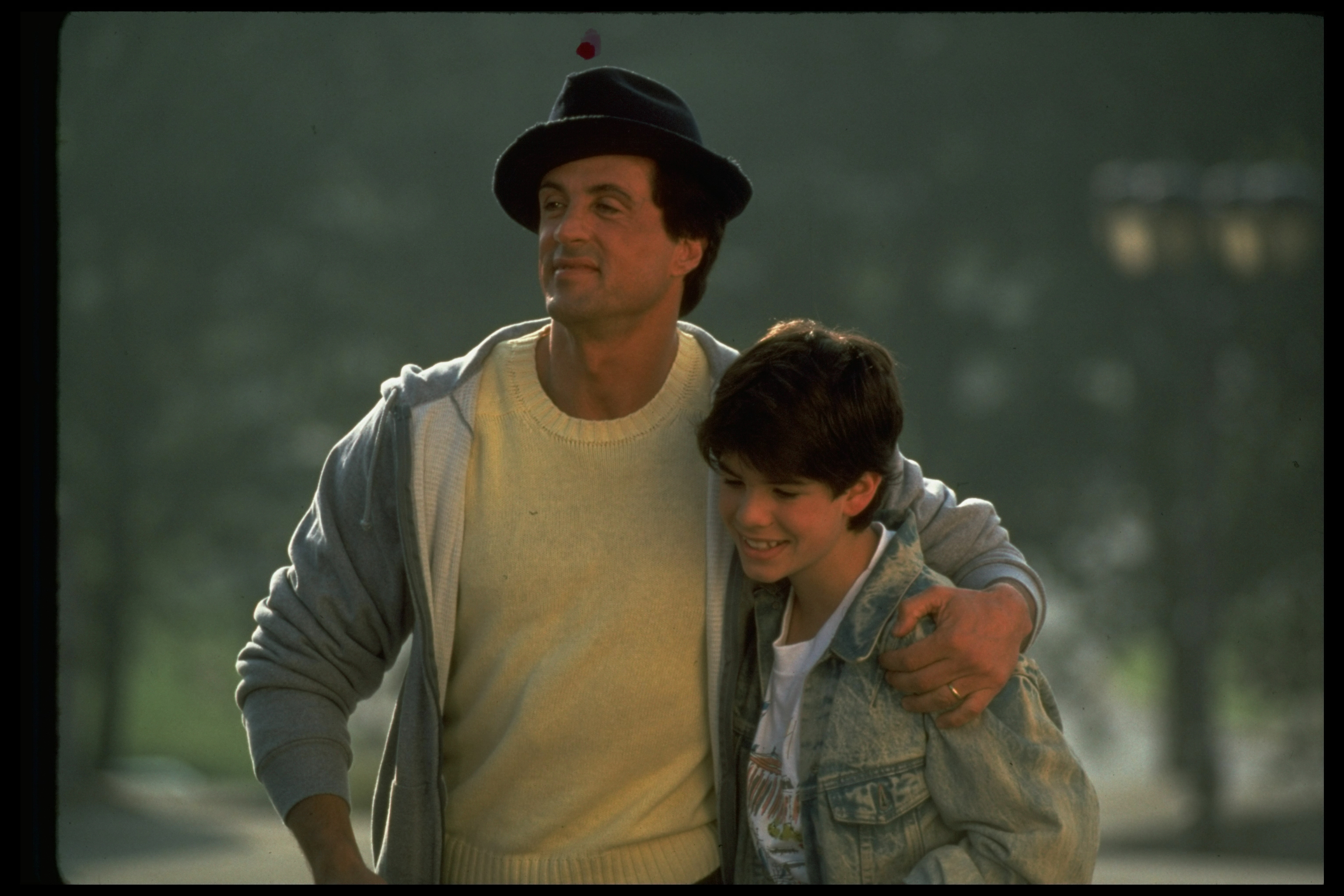 Sylvester et Sage Stallone, vers 1990 | Source : Getty Images