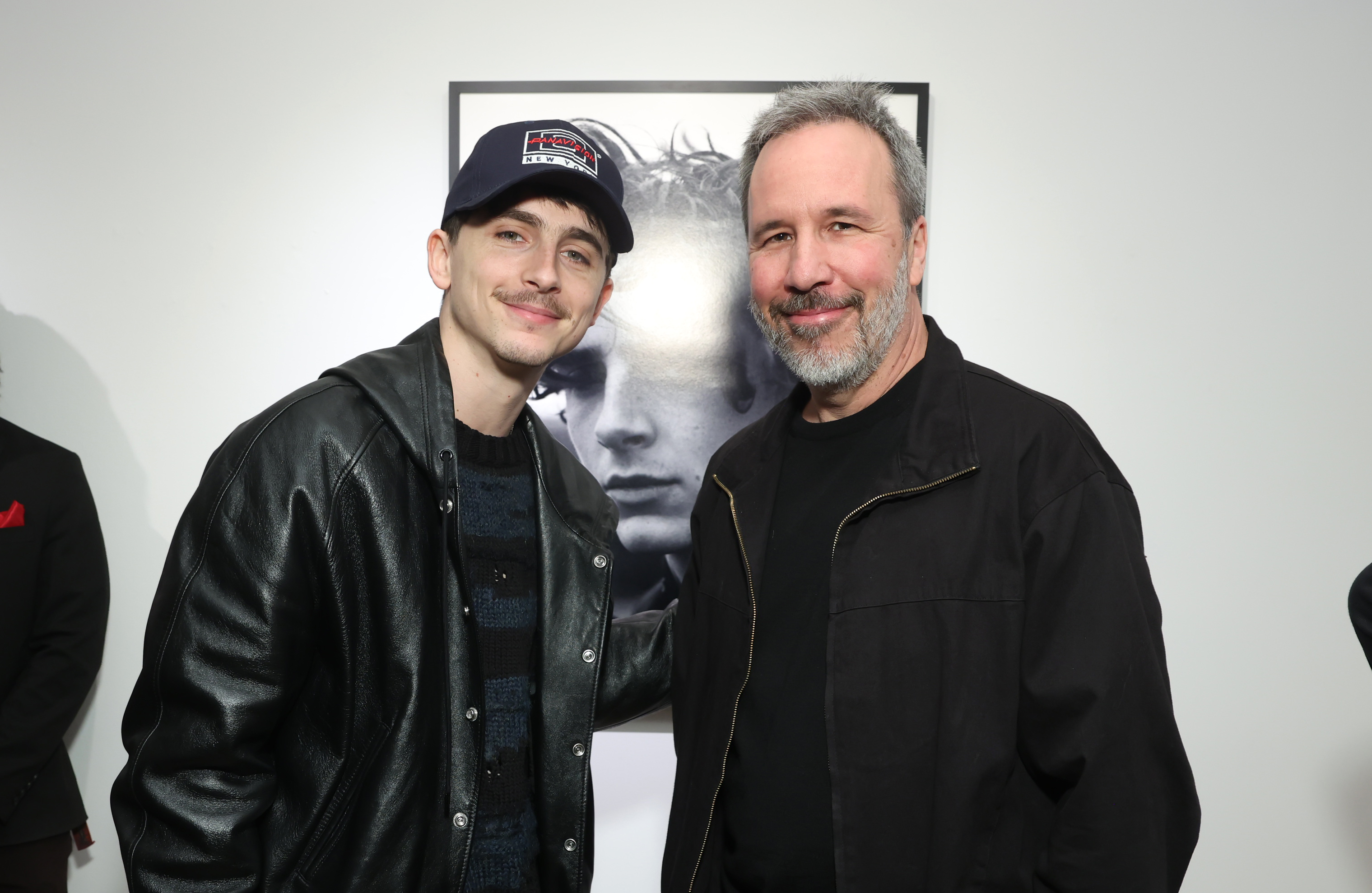 Timothée Chalamet et Denis Villeneuve à la soirée d'ouverture de DUNE : EXPOSURES de Greig Fraser et Josh Brolin, qui présente des œuvres de DUNE : PARTIE DEUX de Denis Villeneuve, à la galerie Leica, le 10 février 2025, à Los Angeles, en Californie. | Source : Getty Images