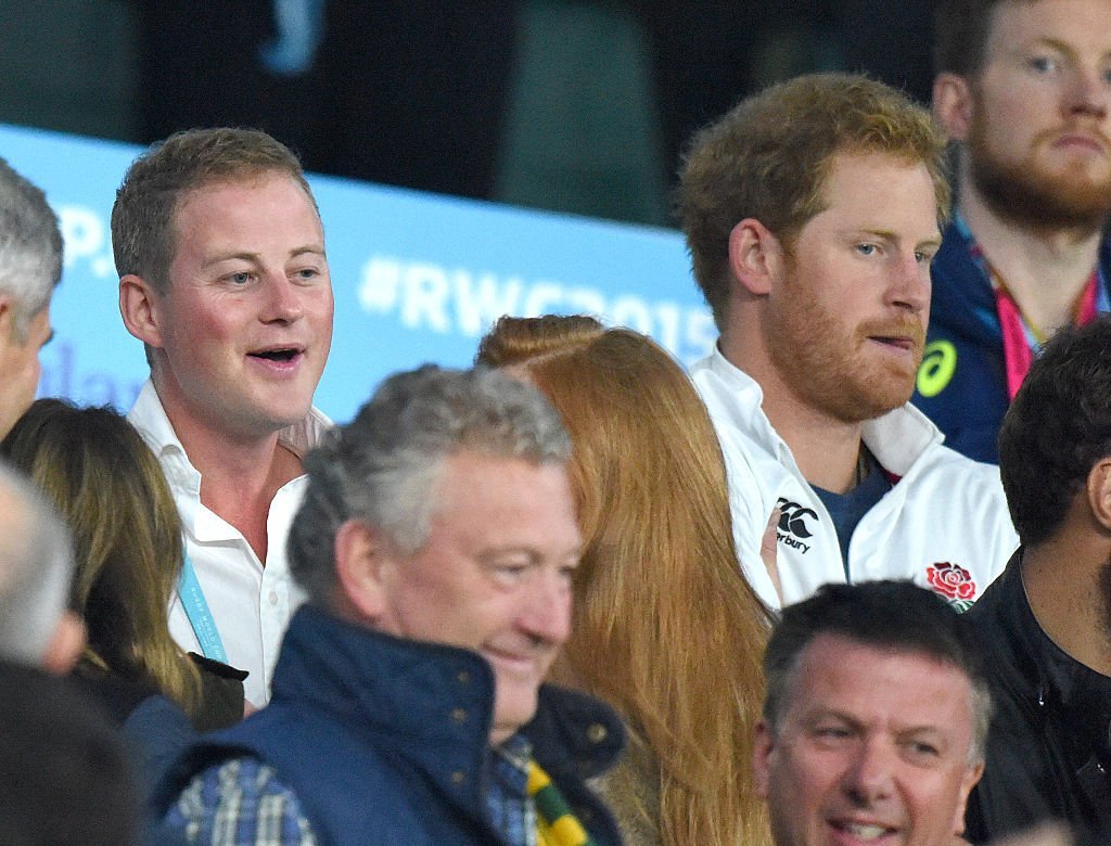 Guy Pelly et le Prince Harry assistent au match Angleterre-Australie lors de la Coupe du monde de rugby 2015, le 3 octobre 2015 | Photo : GettyImages