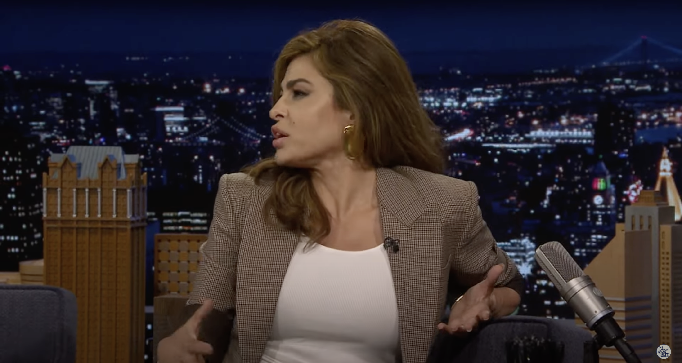 Eva Mendes dans "The Tonight Show Starring Jimmy Fallon", pour la promotion de son nouveau livre pour enfants, extrait d'une vidéo YouTube, datée du 19 septembre 2024 | Source : Youtube/@fallontonight