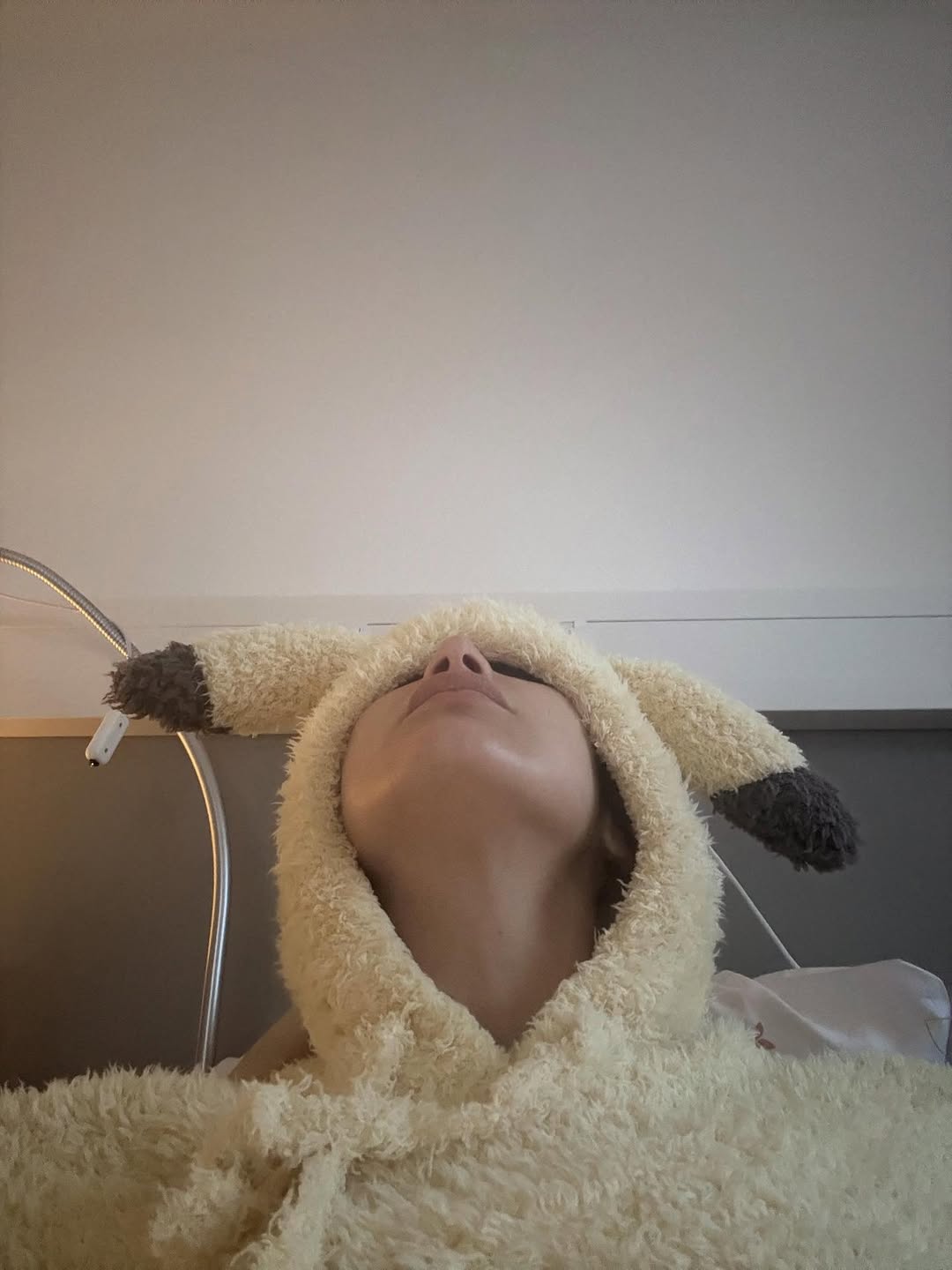 Une photo du carrousel Instagram de Bella Hadid, datée du 17 septembre 2025. | Source : Instagram/bellahadid