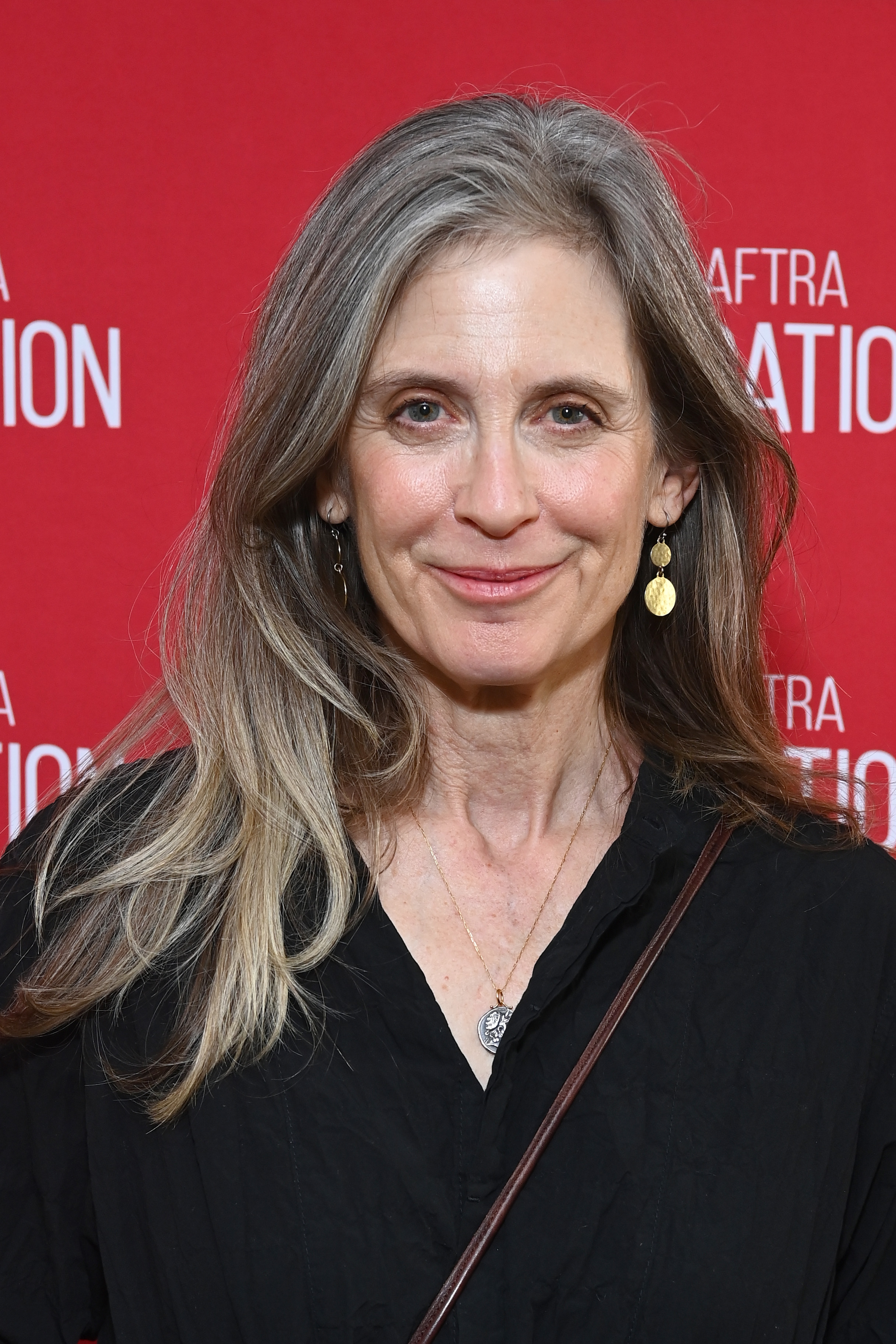 Helen Slater assiste à la projection du film « Chantilly Bridge », organisée par la SAG-AFTRA Foundation dans le cadre de la série « Conversations », le 9 décembre 2023 à Los Angeles, en Californie. | Source : Getty Images