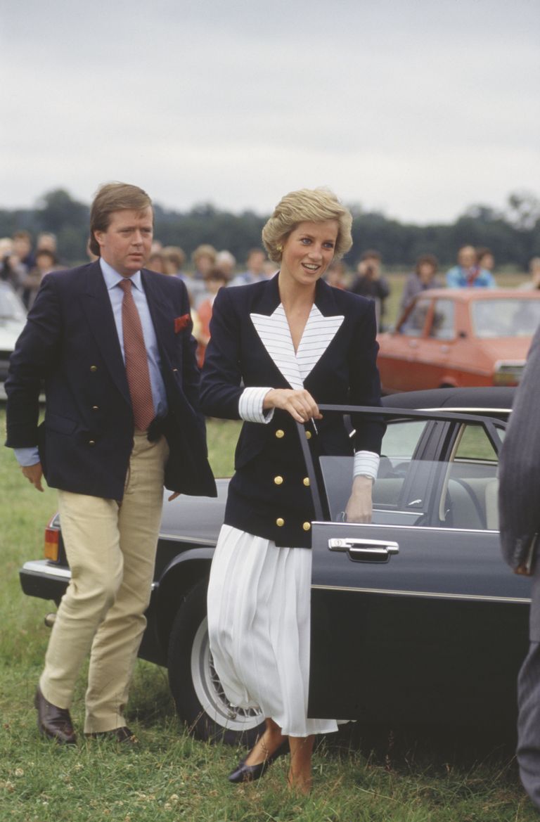 Ken Wharfe et la princesse Diana à Windsor Great Park à Windsor, Berkshire, Angleterre, le 10 juillet 1988 | Source: Getty Images
