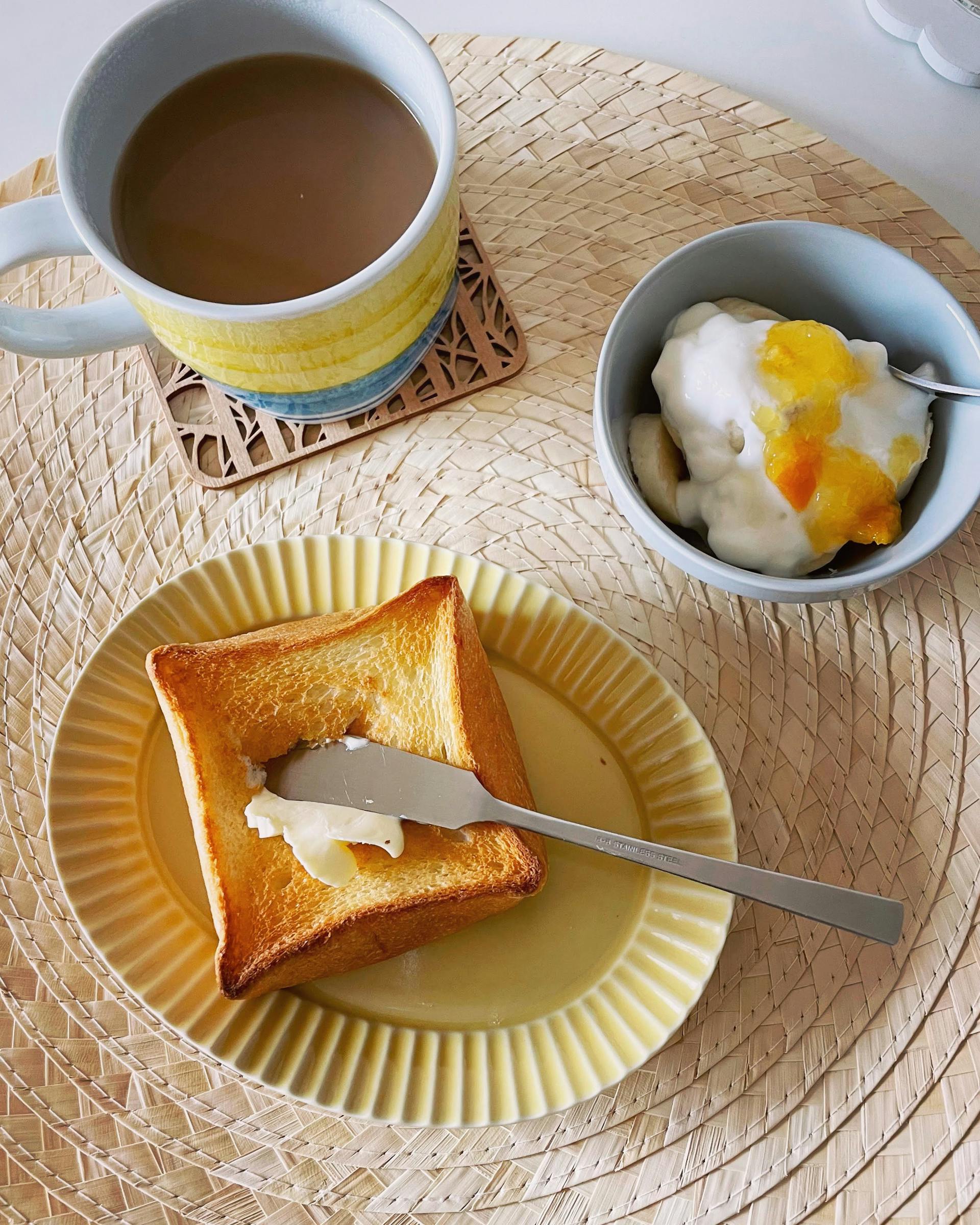 Toast beurré, café et céréales | Source : Pexels