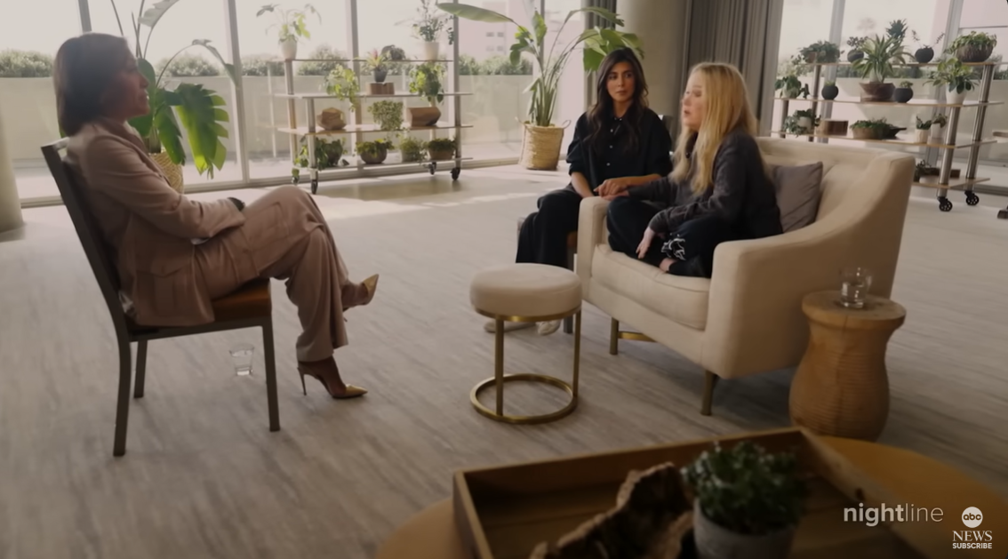 L'interview de Robin Roberts avec Christina Applegate et Jamie-Lynn Sigler en mars 2024. | Source : YouTube/ABCNews