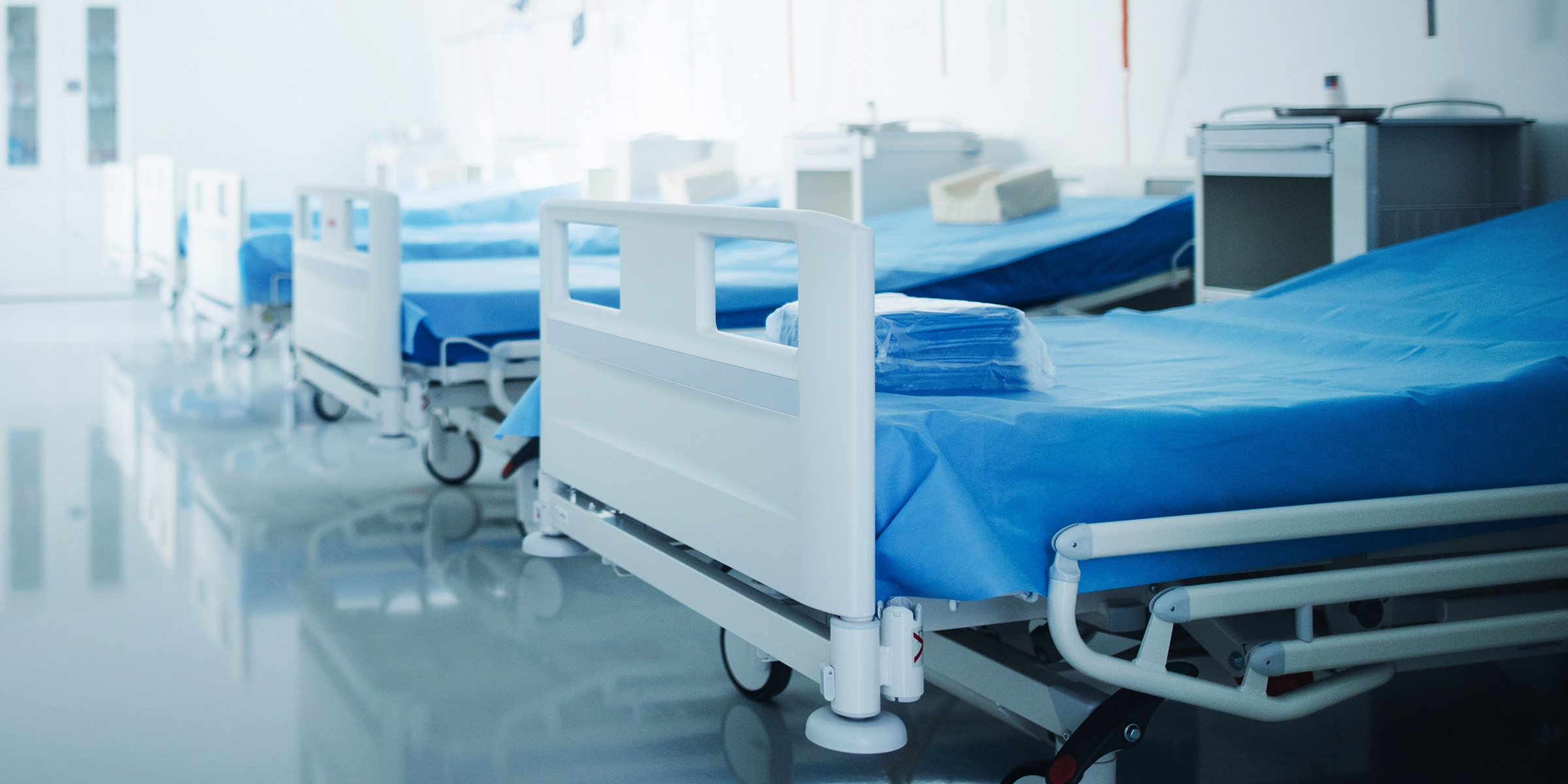 Lits dans une chambre d'hôpital | Source : Shutterstock