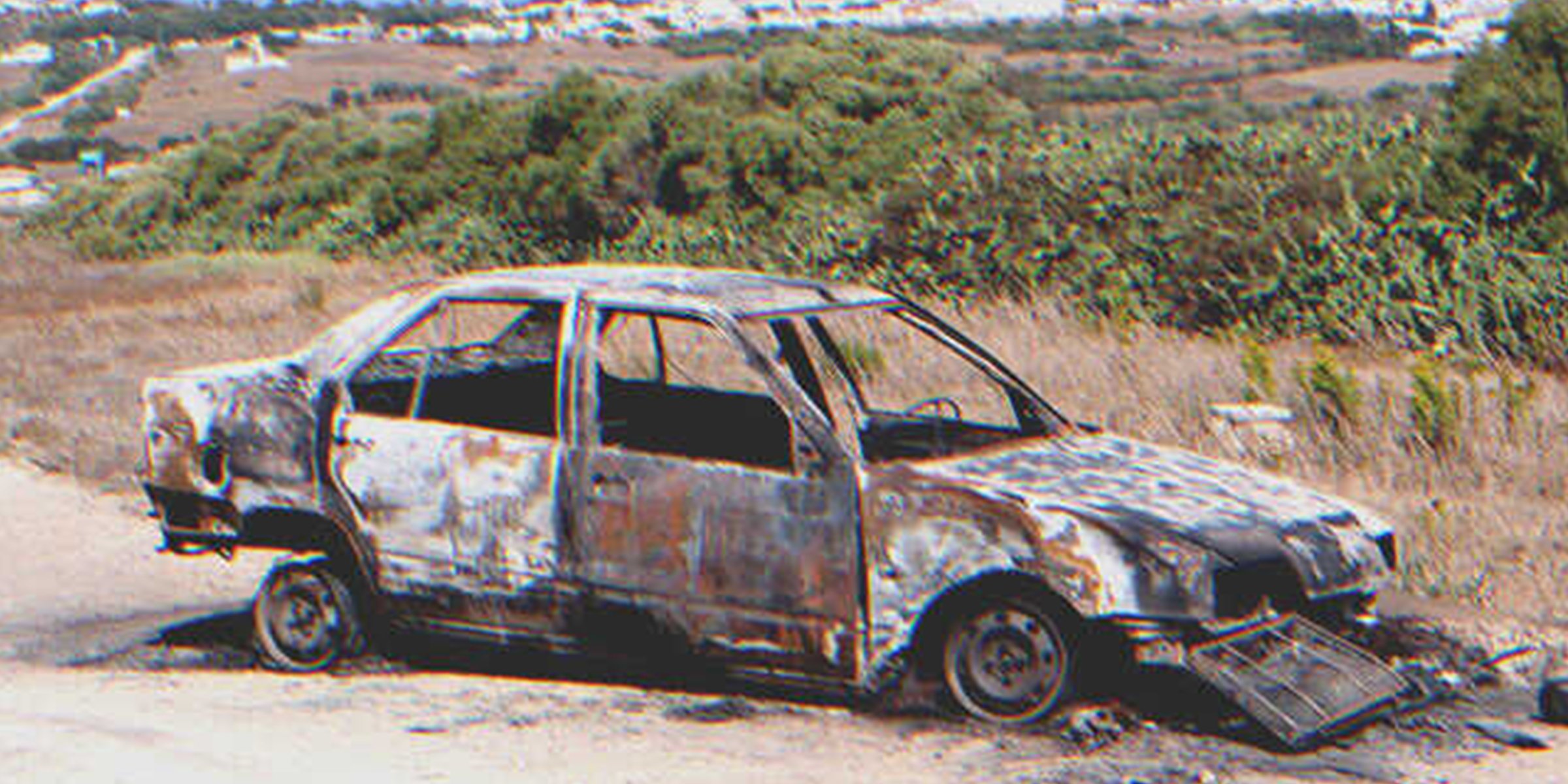Reste d'une voiture qui a pris feu | Photo : Shutterstock