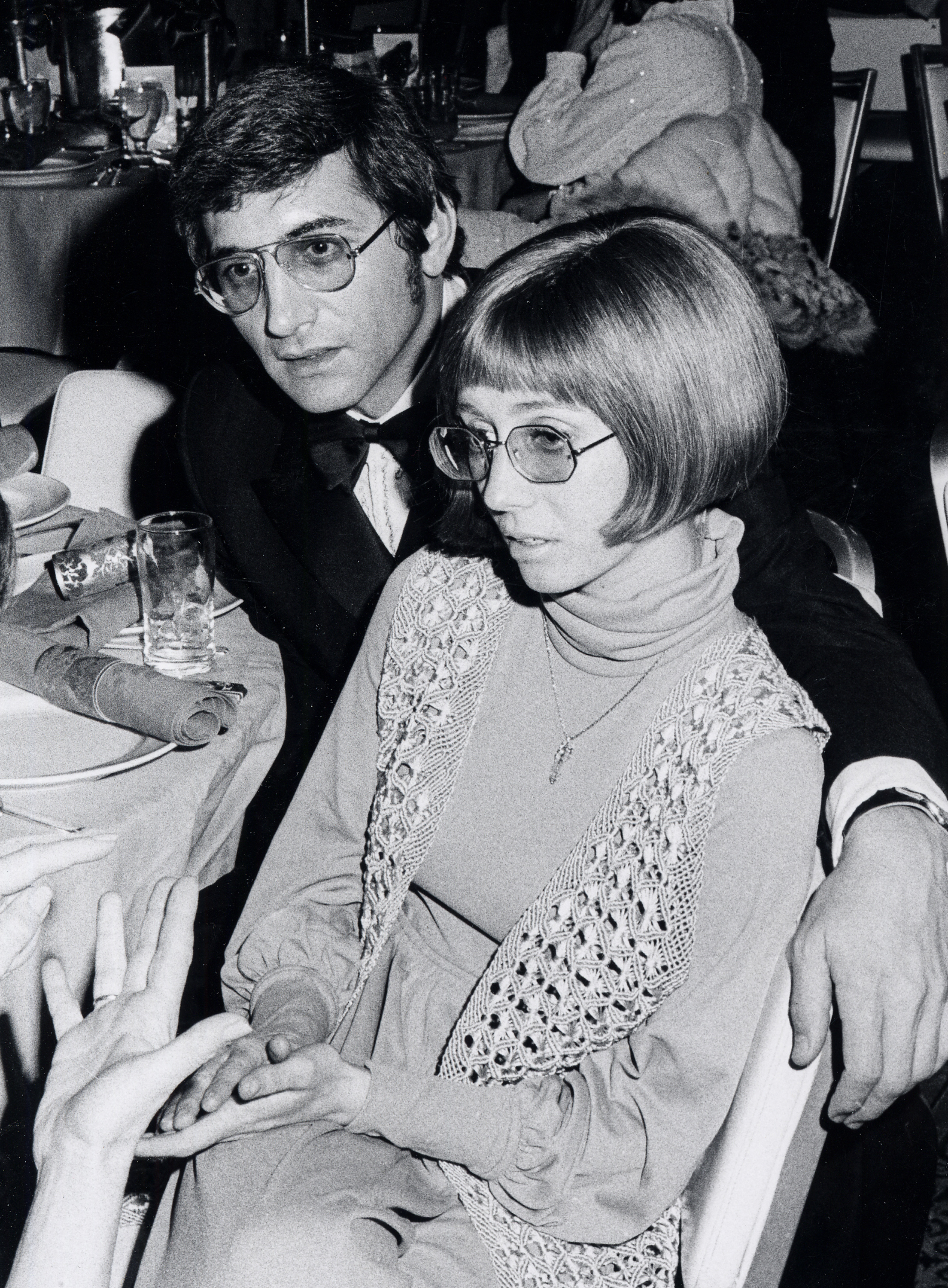 Sandy Duncan et Bruce Scott lors de la première de 'Cowboy' le 5 février 1972 à Beverly Hills, Californie | Source : Getty Images