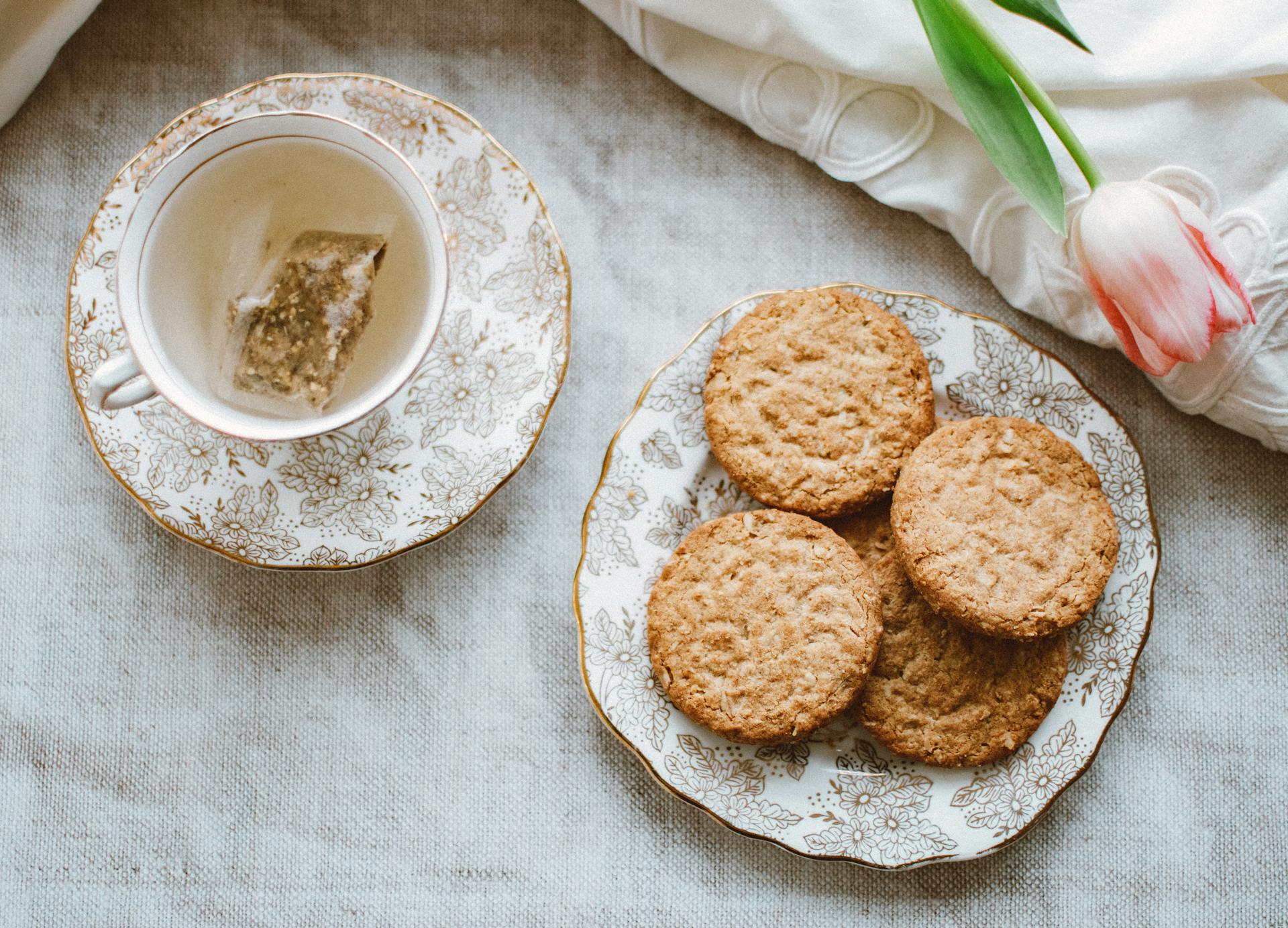 Thé et biscuits | Source : Pexels