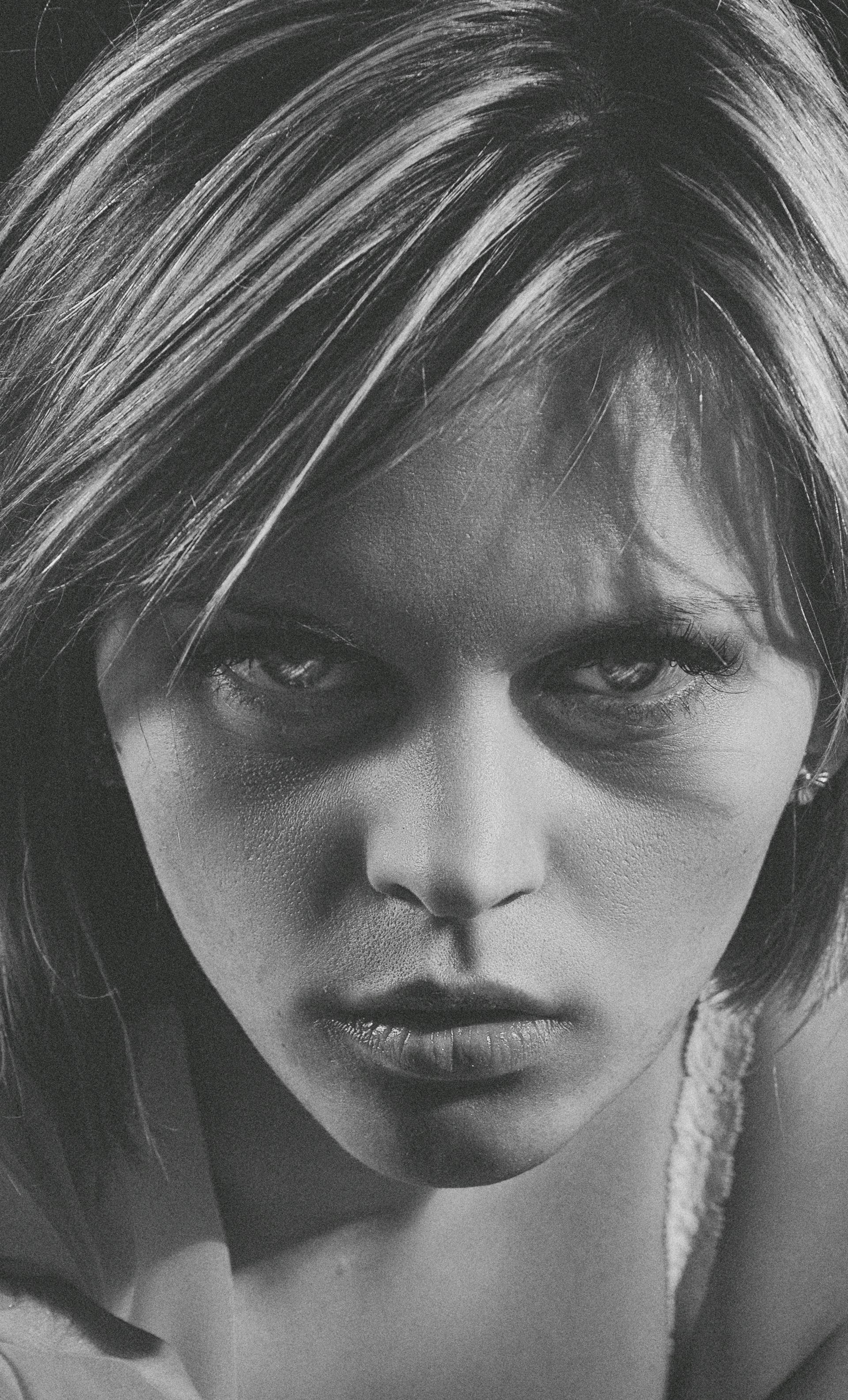 Une femme au regard intense | Source : Pexels