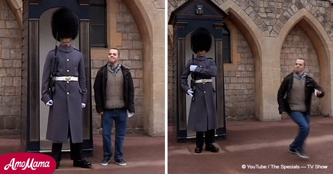 Un homme atteint de trisomie a rendu visite à son frère qui est garde de la Reine d'Angleterre, mais un mouvement brusque l'a fait détaler