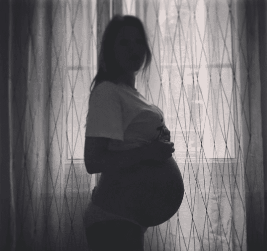 Julia Livage enceinte. | Photo : Instagram/julia.livage
