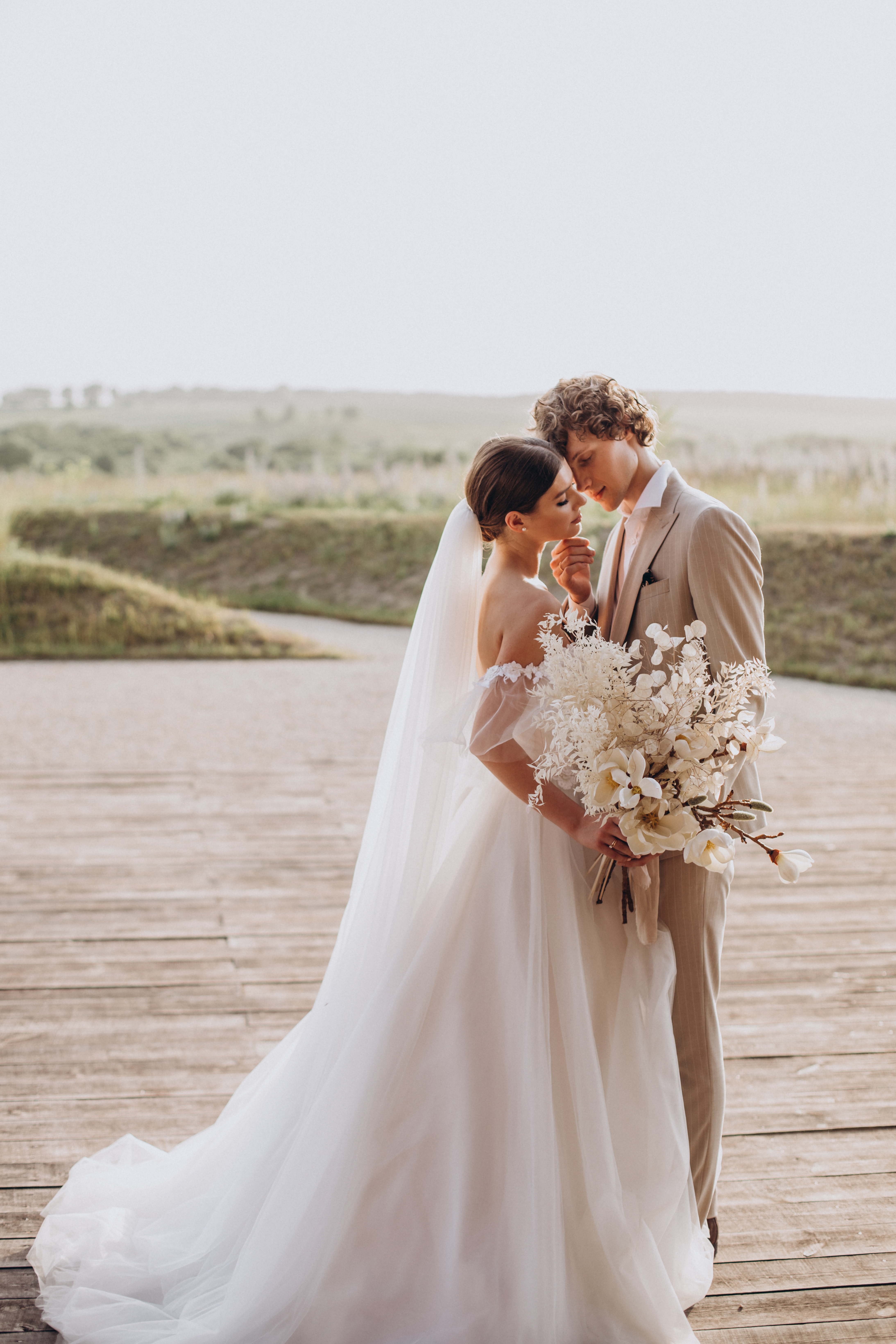 Un couple à leur mariage | Source : Shutterstock
