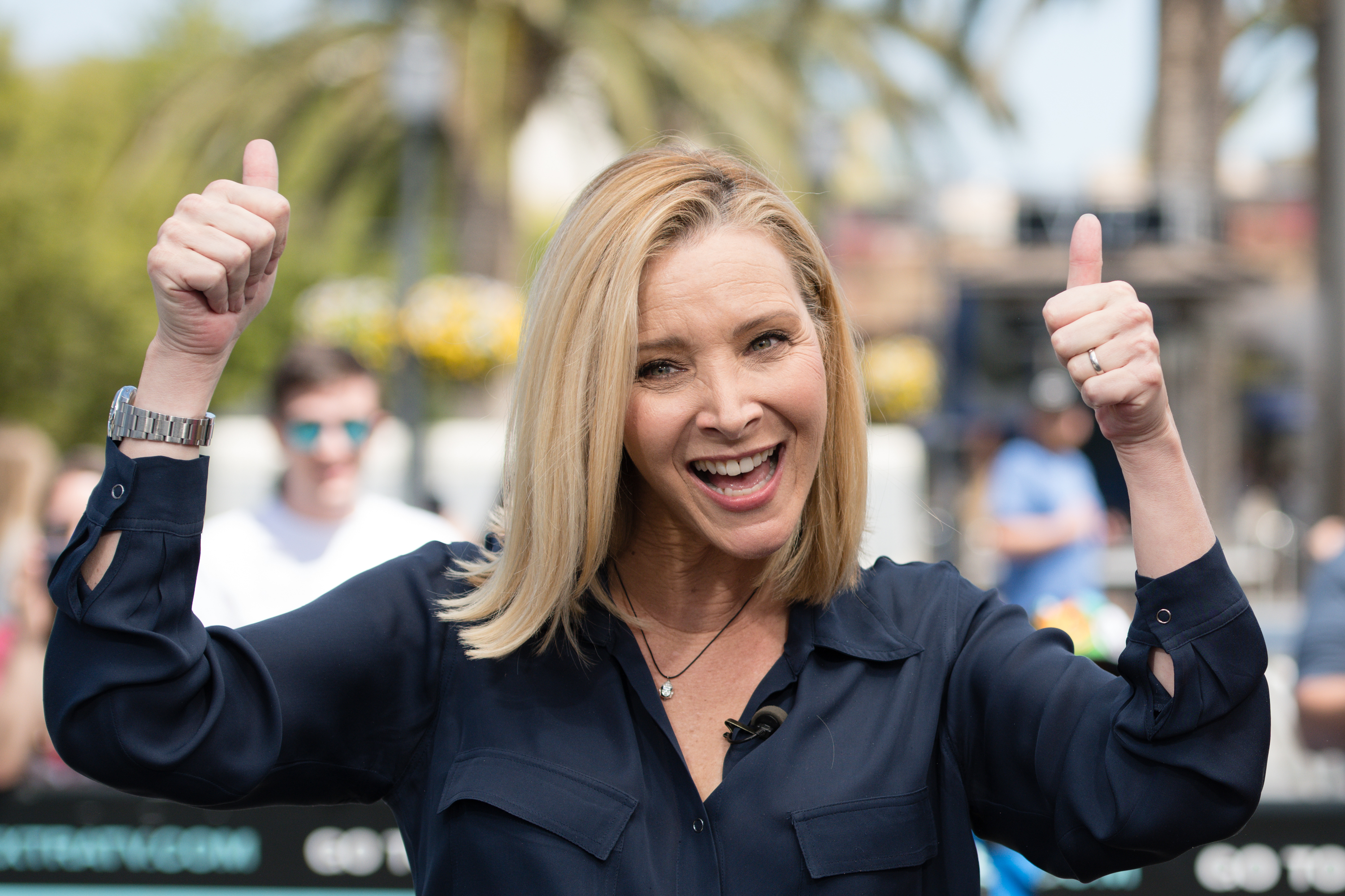 Lisa Kudrow visite l'émission "Extra" à Universal Studios Hollywood le 9 avril 2019. | Source : Getty Images