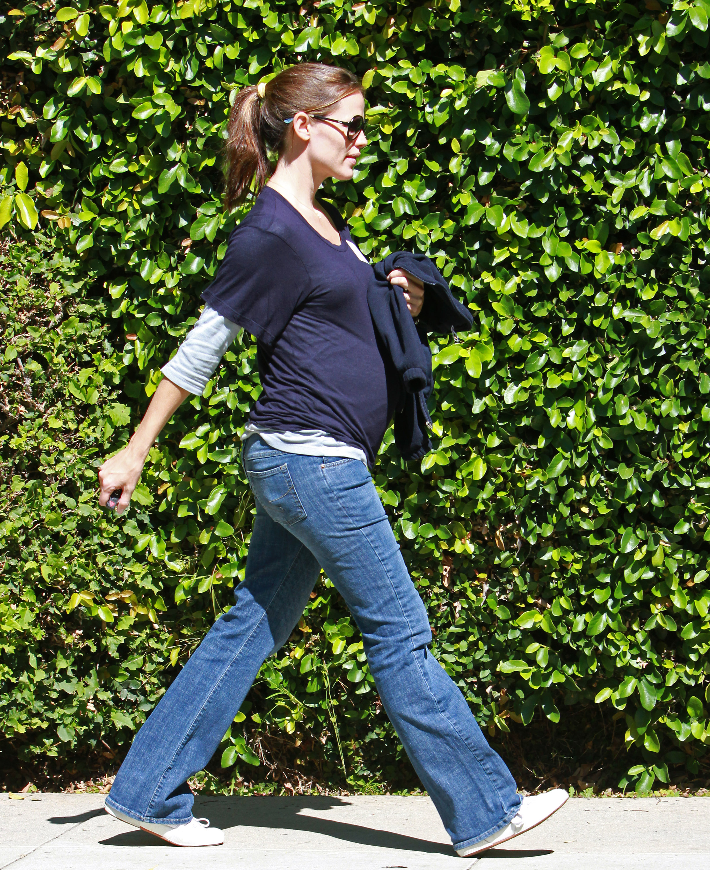 Jennifer Garner marche dans la rue le 7 octobre 2011, à Los Angeles, en Californie. | Source : Getty Images