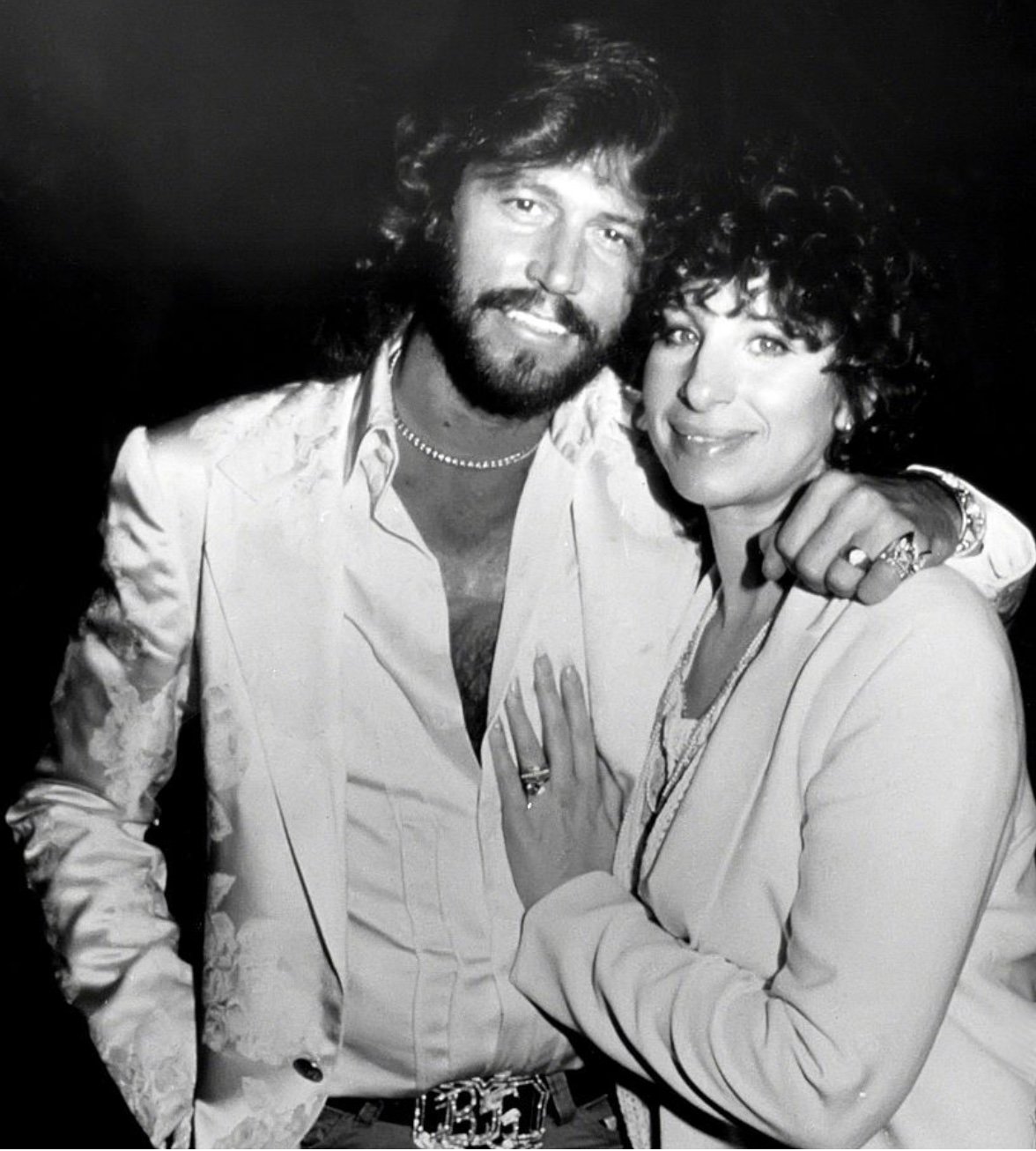 Barry Gibb et Barbara Streisand à New York, 1981 | Source : Getty Images