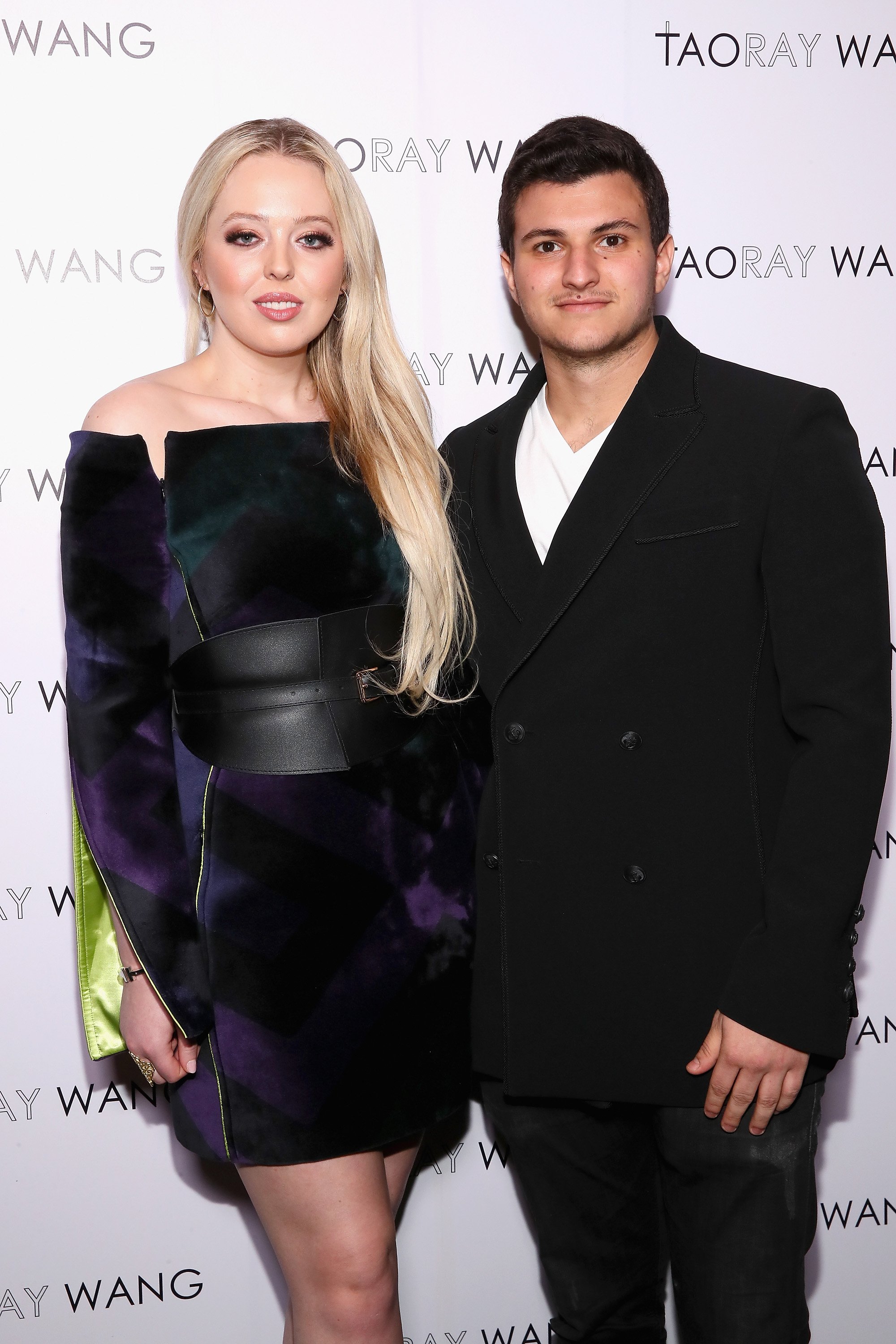 La personnalité d'Internet Tiffany Trump et l'homme d'affaires Michael Boulos posent dans les coulisses du défilé de Taoray Wang lors de la Semaine de la mode de New York : The Shows at Gallery II at Spring Studios le 9 février 2019 à New York ┃Source : Getty Images