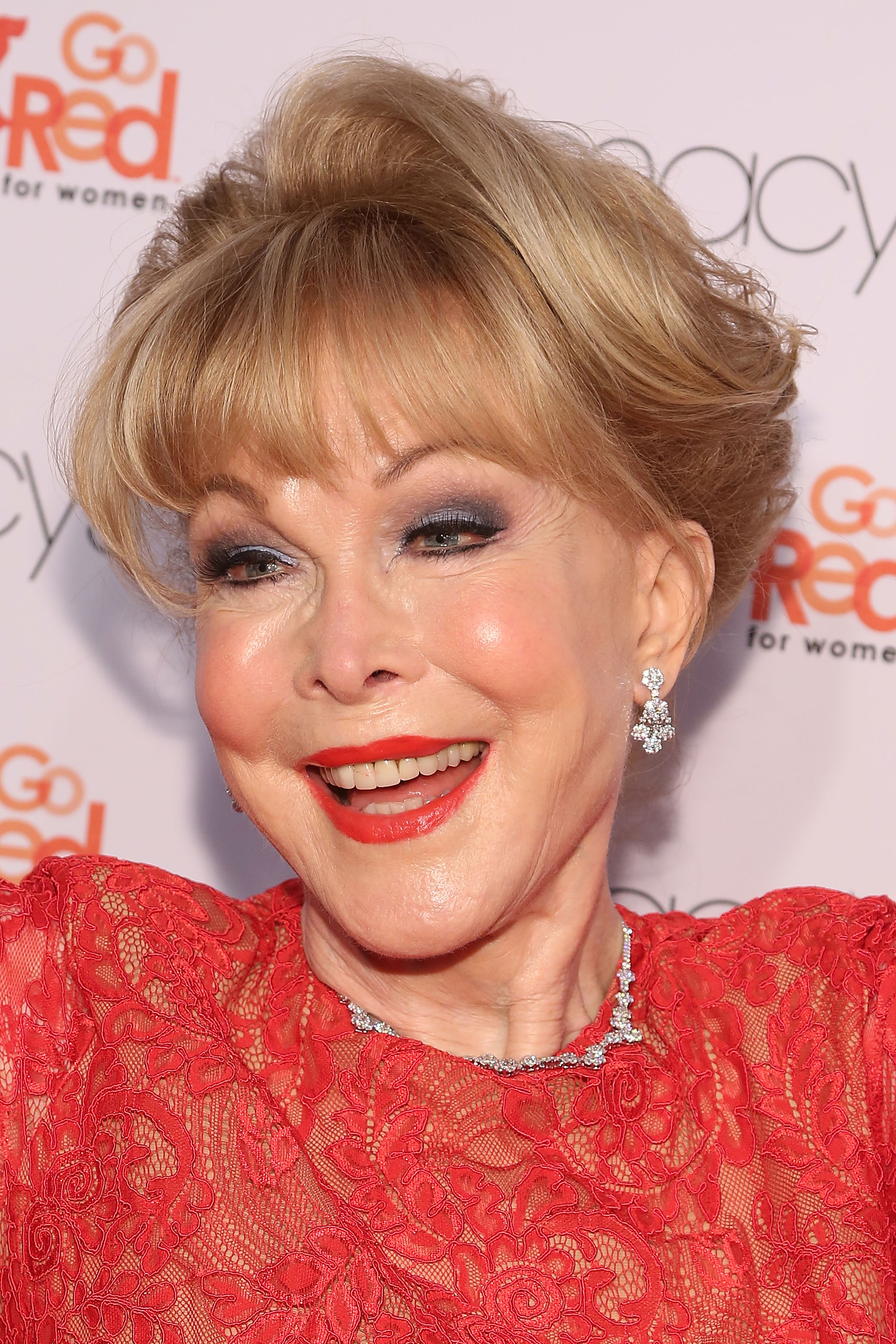 Barbara Eden assiste au défilé de mode Go Red For Women Fall 2015, le 12 février 2015, à New York. | Source : Getty Images