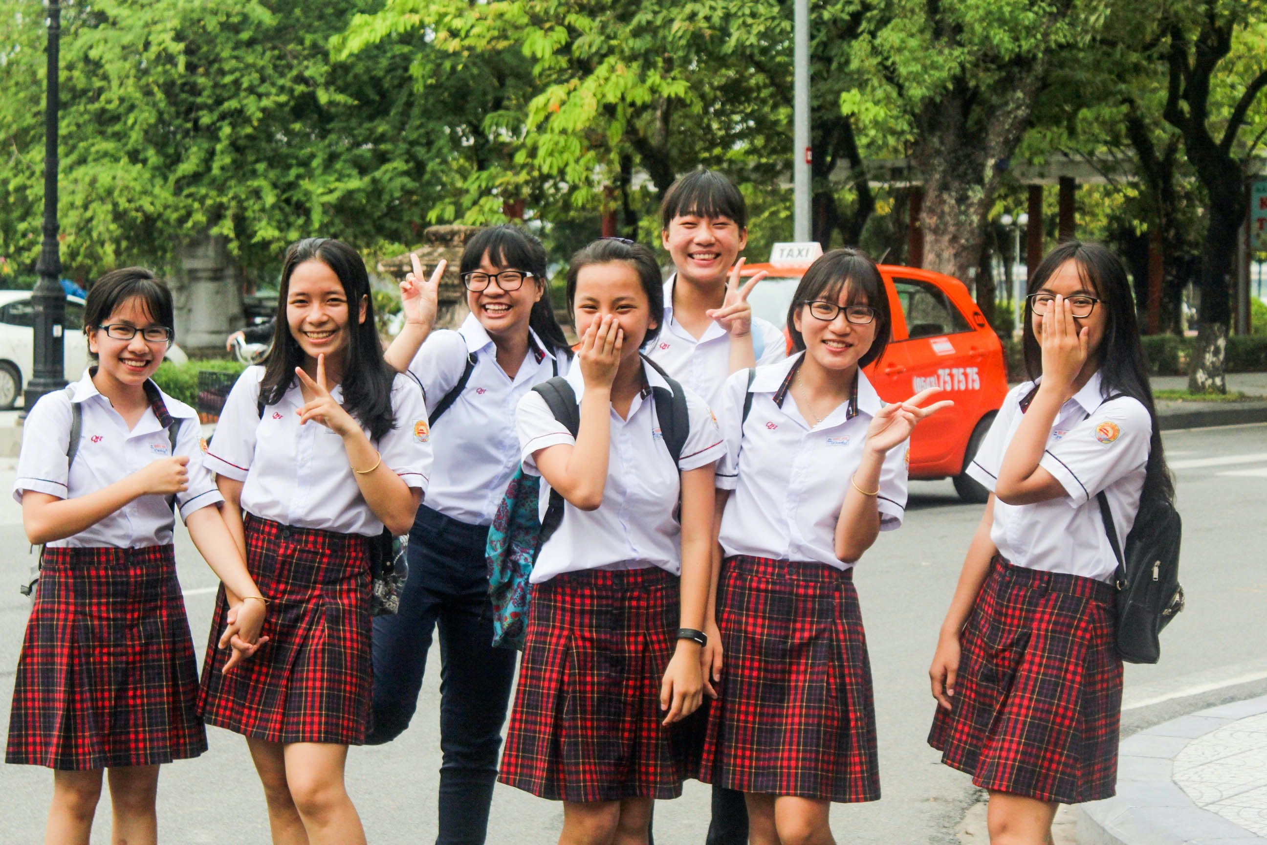 Des élèves en uniforme scolaire. | Photo : Pexels
