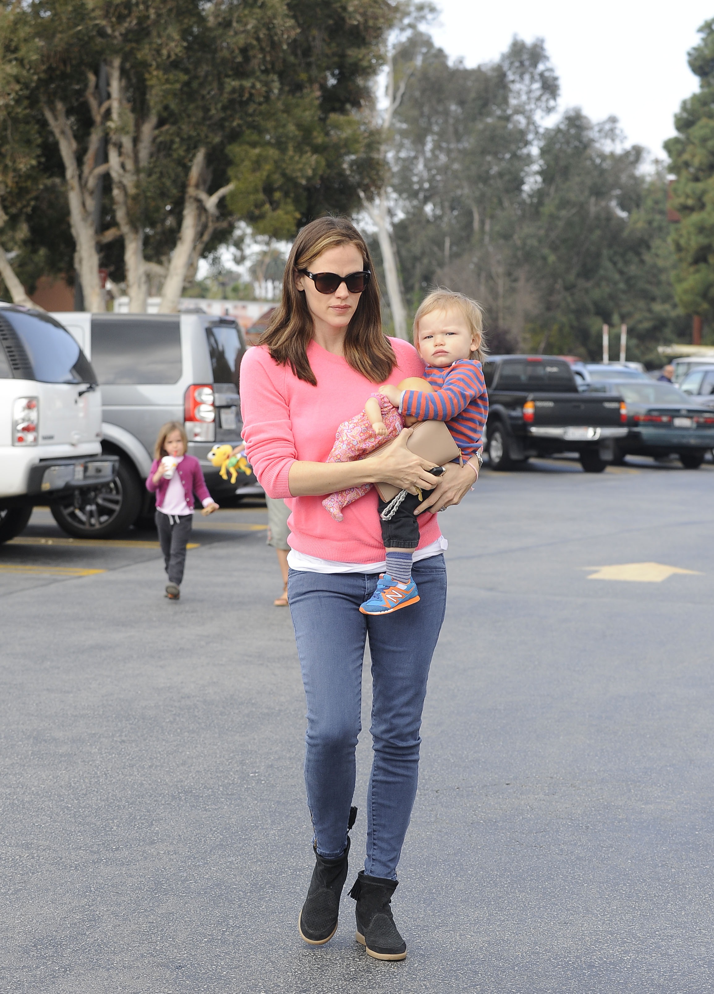 Jennifer Garner et Samuel Affleck à Los Angeles, Californie, le 06 avril 2013 | Source : Getty Images