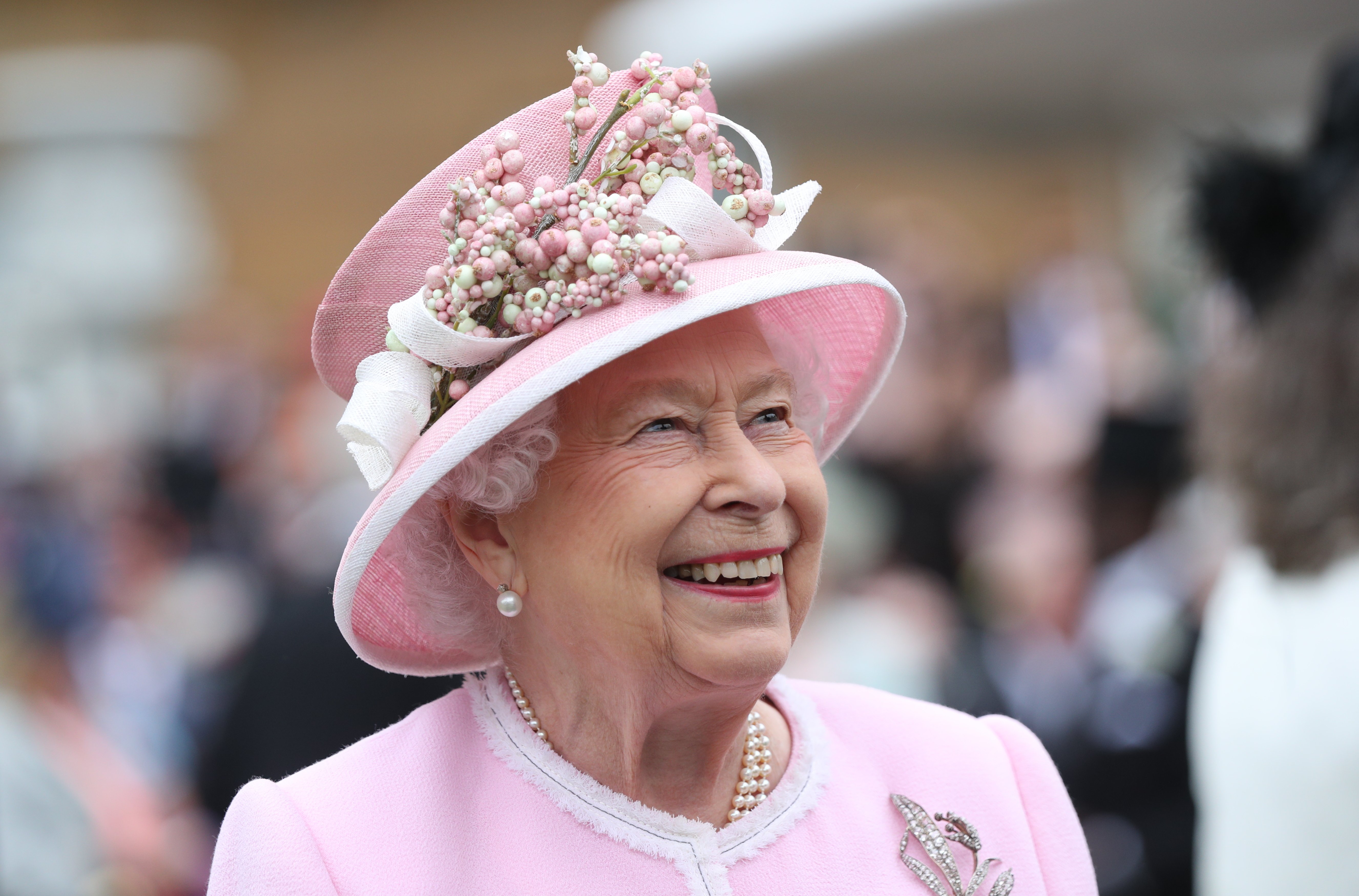 La reine Elizabeth II assiste à la Royal Garden Party au palais de Buckingham, le 29 mai 2019 à Londres, en Angleterre.│Source : Getty Images