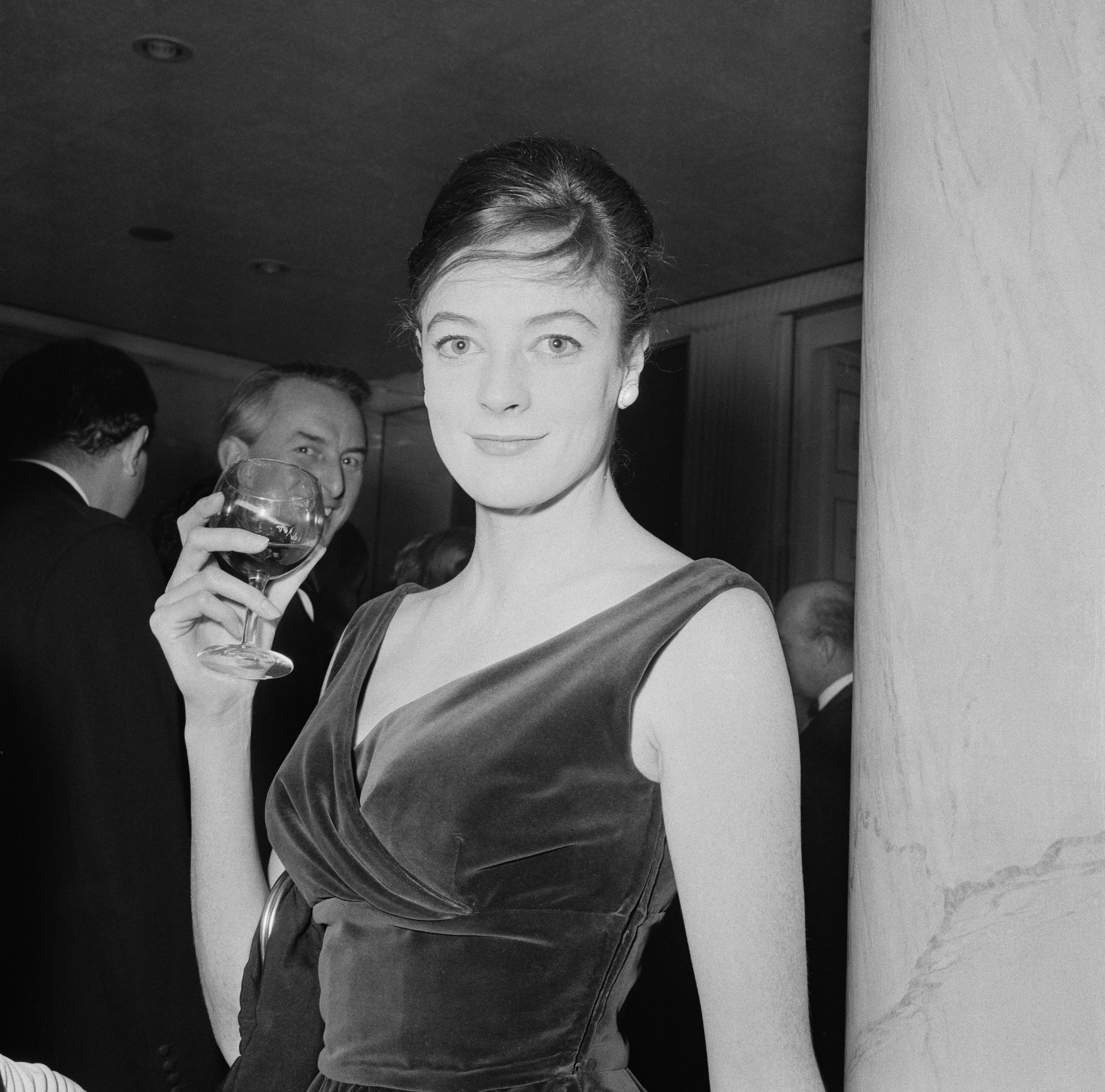 Maggie Smith aux Evening Standards Drama Awards, le 26 janvier 1960, à Londres, en Angleterre. | Source : Getty Images