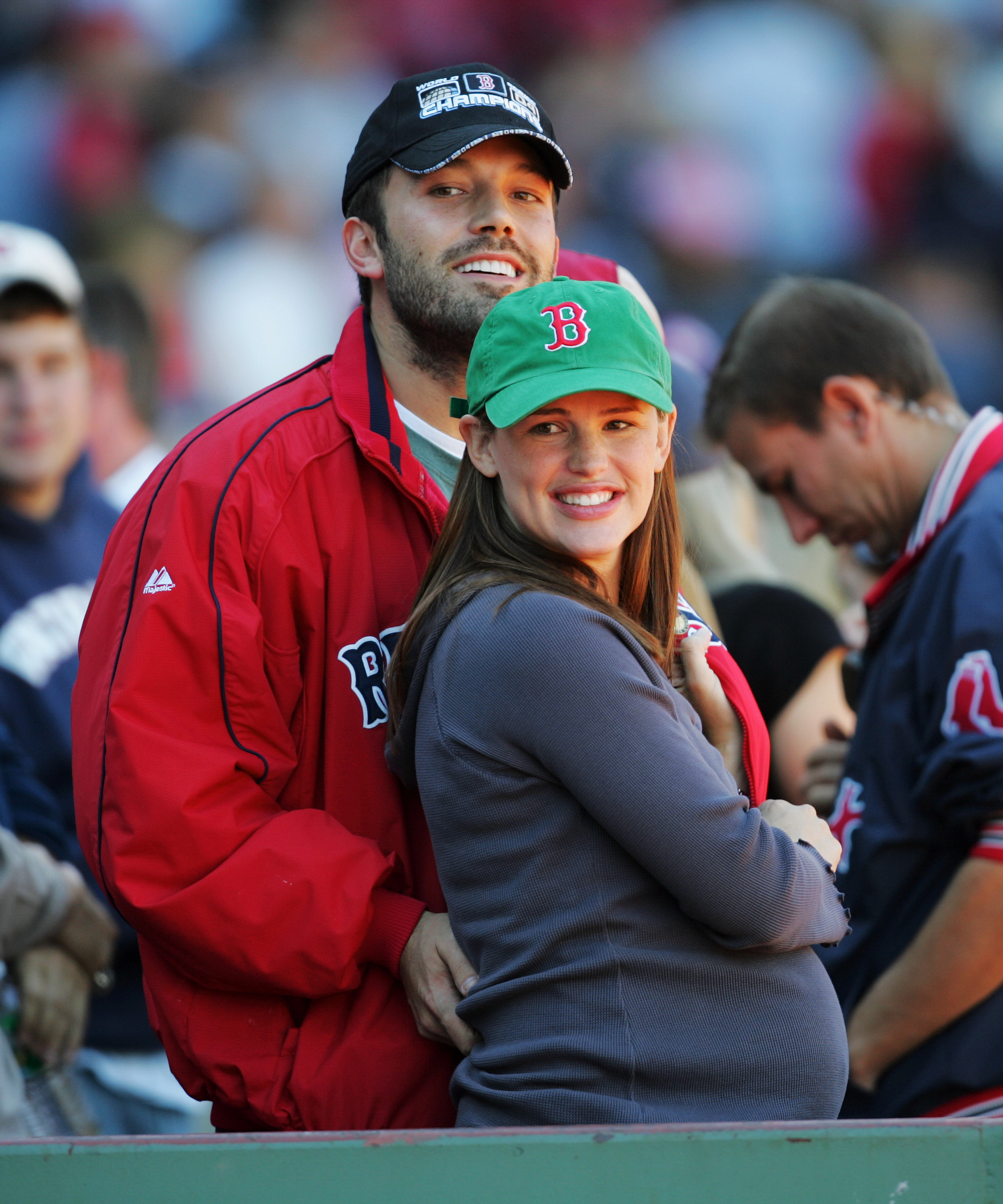 Ben Affleck et Jennifer Garner aperçus lors d'un match des Boston Red Sox contre les New York Yankees le 1er octobre 2005 | Source : Getty Images