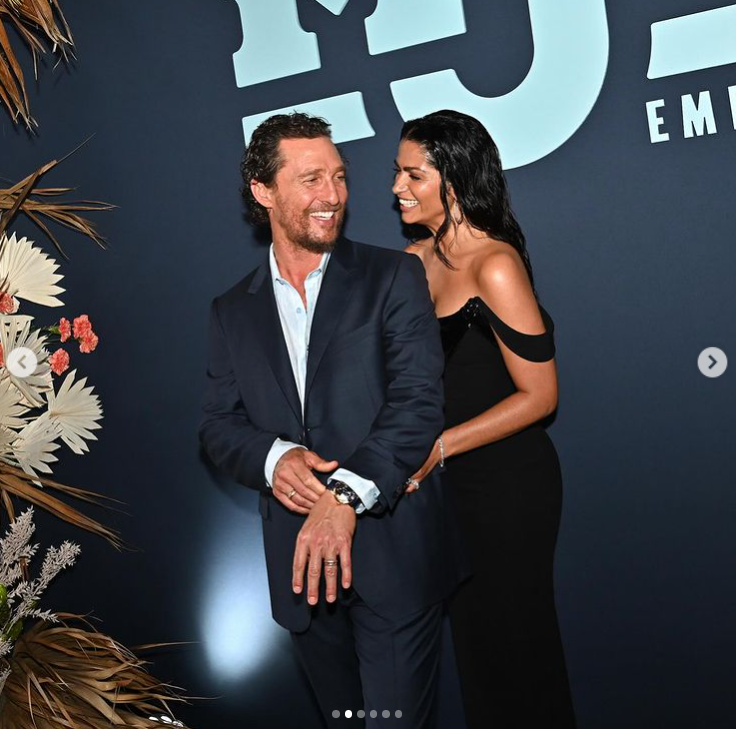 Matthew McConaughey et Camila Alves lors du 12e gala annuel Mack, Jack &amp; McConaughey, tel que partagé sur Instagram en avril 2024 | Source : Instagram/officiallymcconaughey