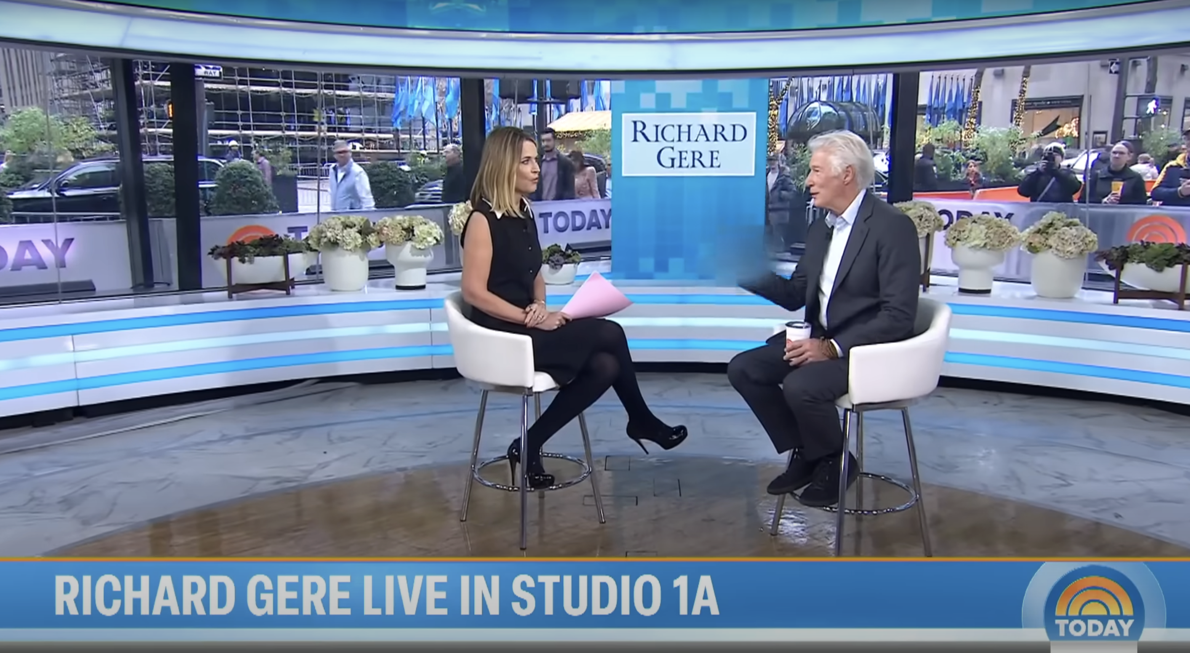 Savannah Guthrie et Richard Gere sont vus dans une vidéo partagée le 20 novembre 2024 | Source : YouTube/TODAY