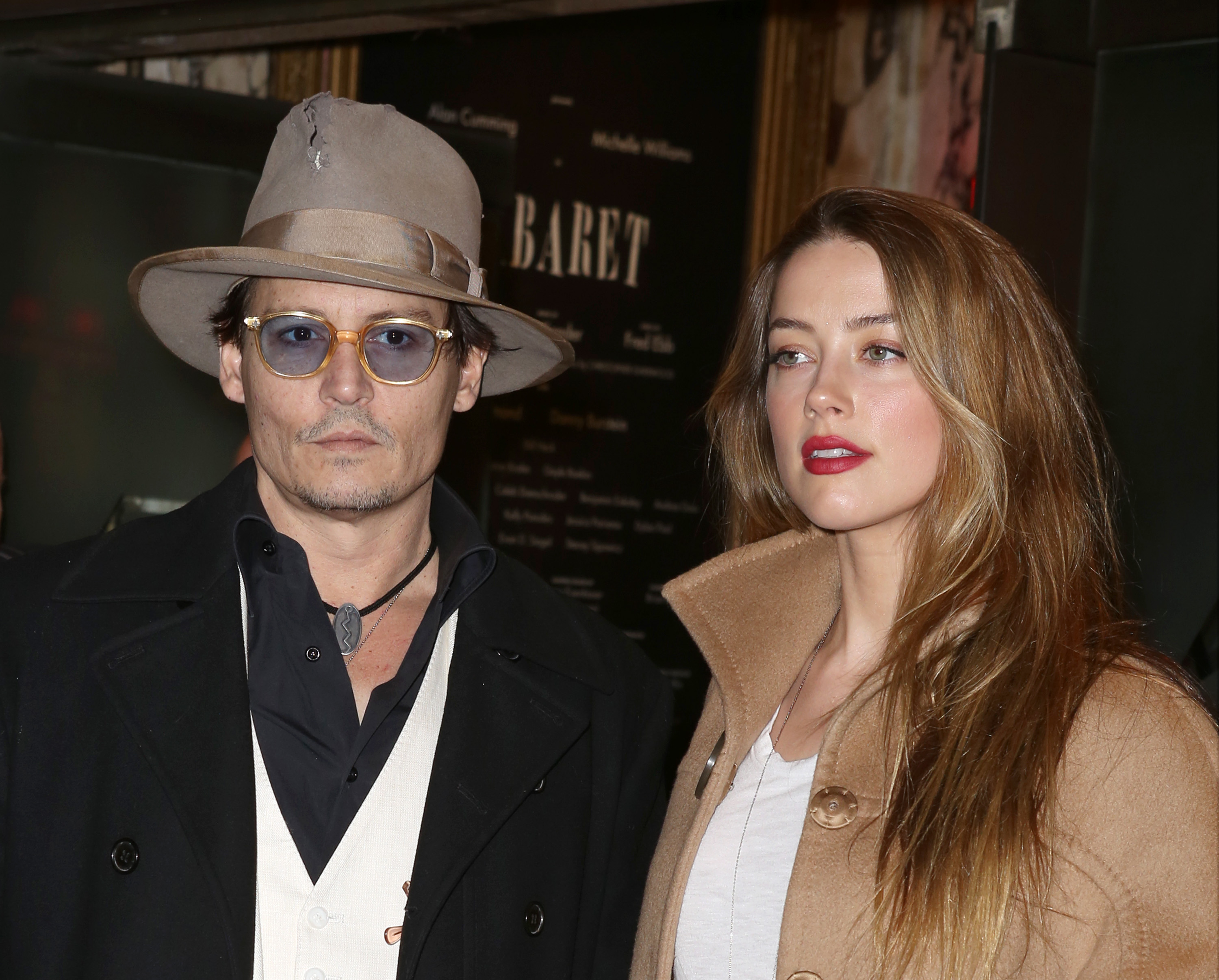 Johnny Depp et Amber Heard assistant à la représentation de la soirée d'ouverture de Broadway de "Cabaret", le 24 avril 2014, à New York. | Source : Getty Images