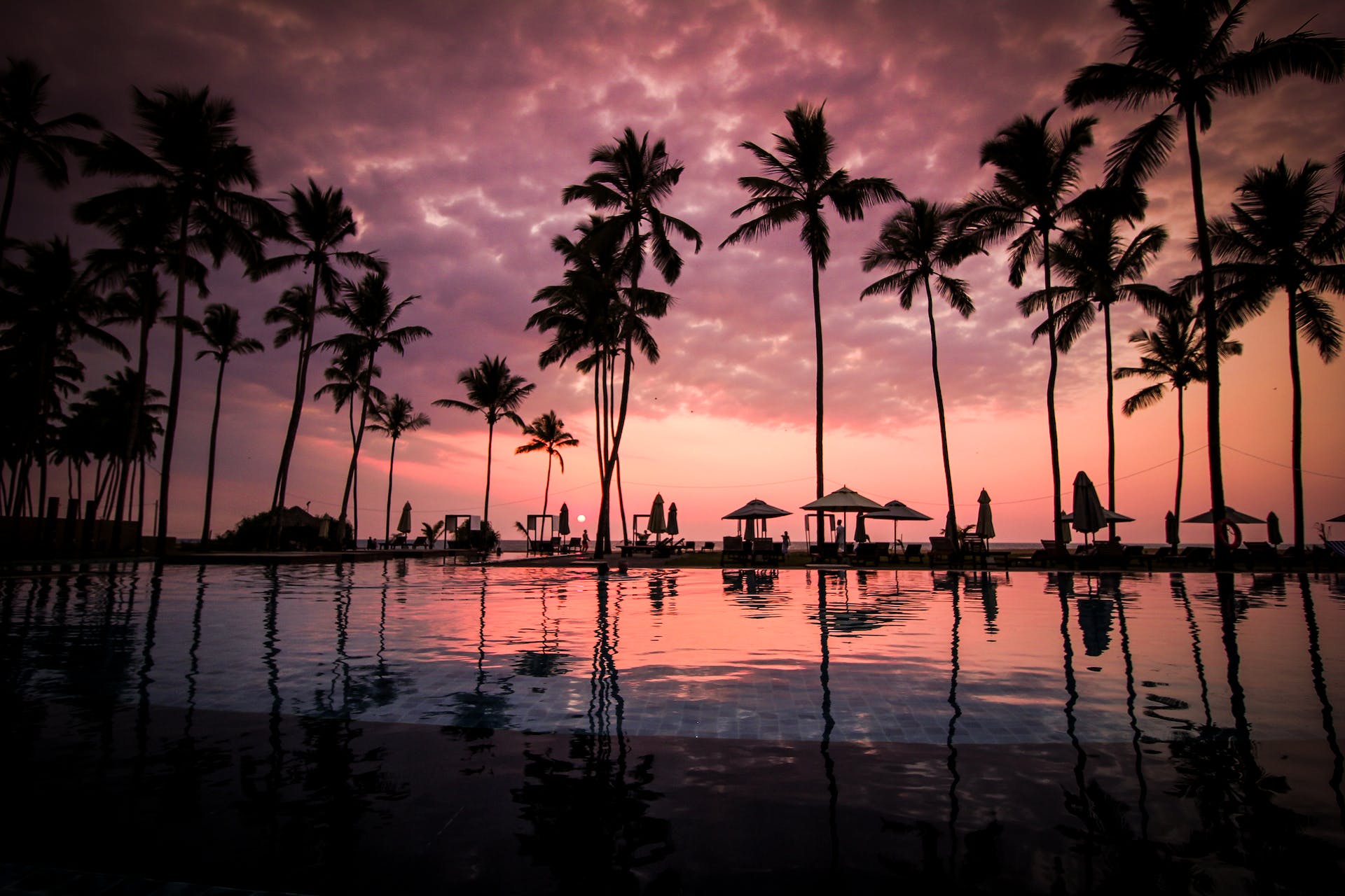 Station balnéaire après le coucher du soleil | Source : Pexels