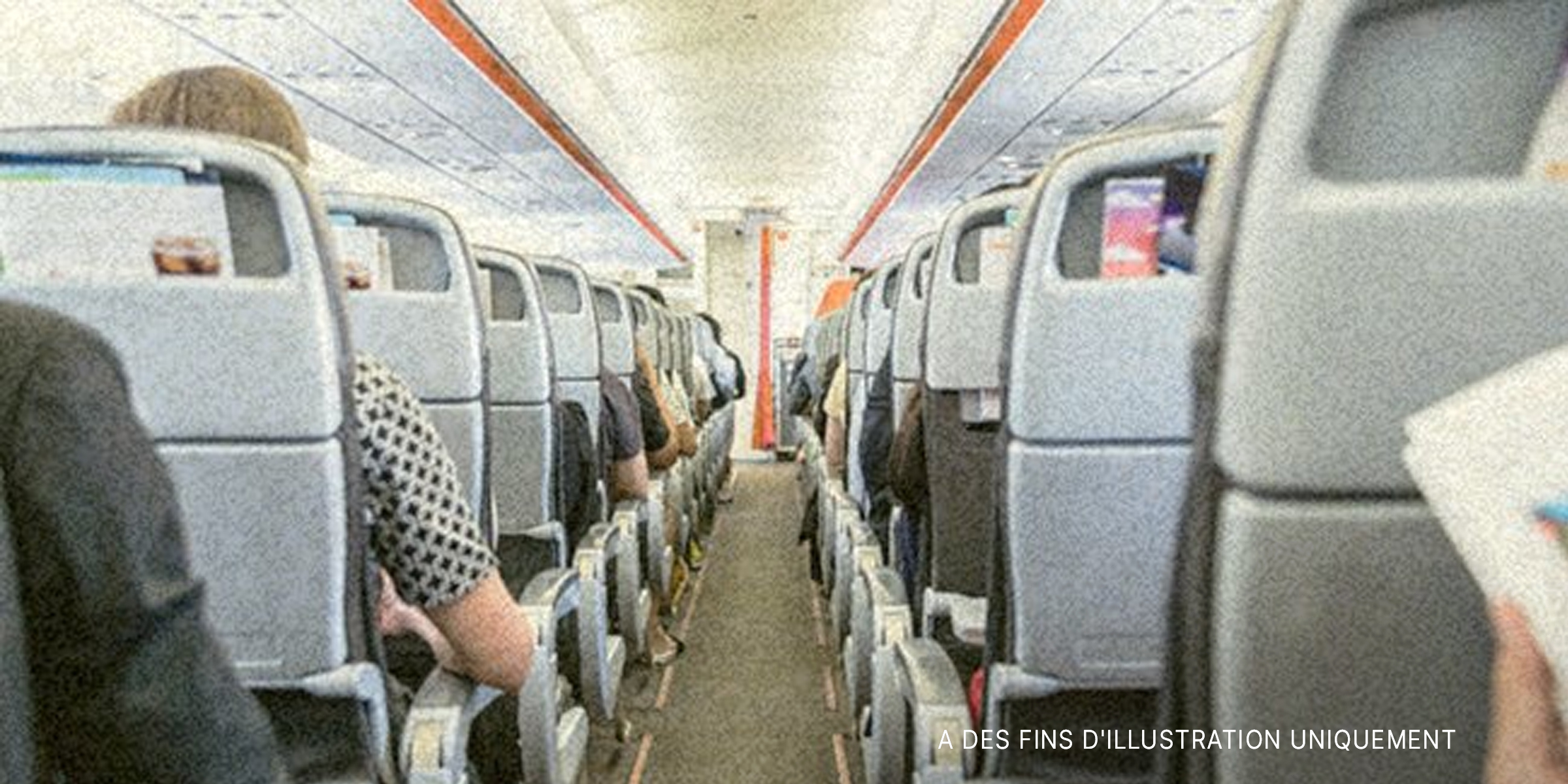 L'intérieur d'une cabine d'avion | Source : Shutterstock