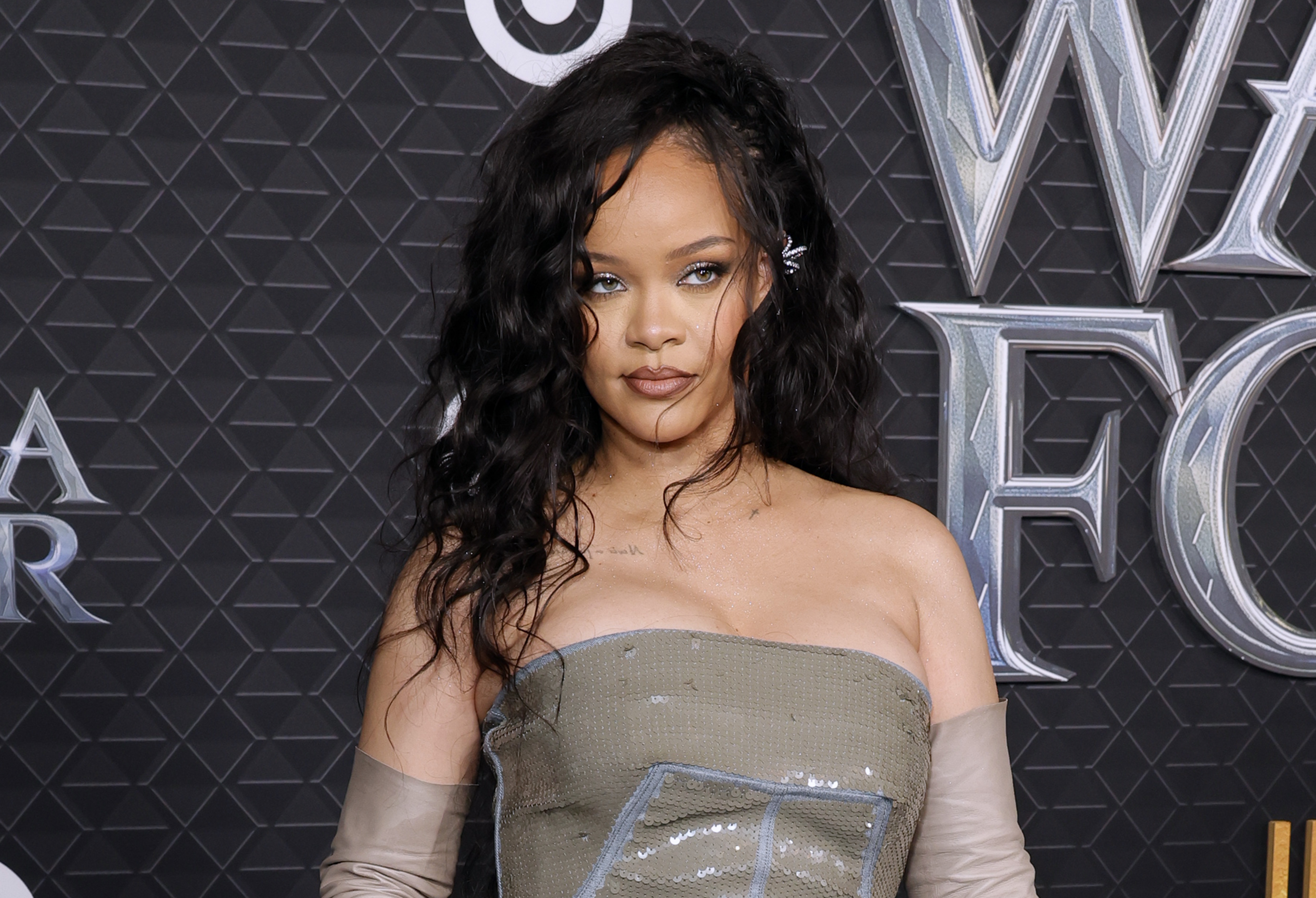 Rihanna à la première de "Black Panther 2 : Wakanda Forever" au Dolby Theatre à Hollywood, Californie, le 26 octobre 2022 | Source : Getty Images
