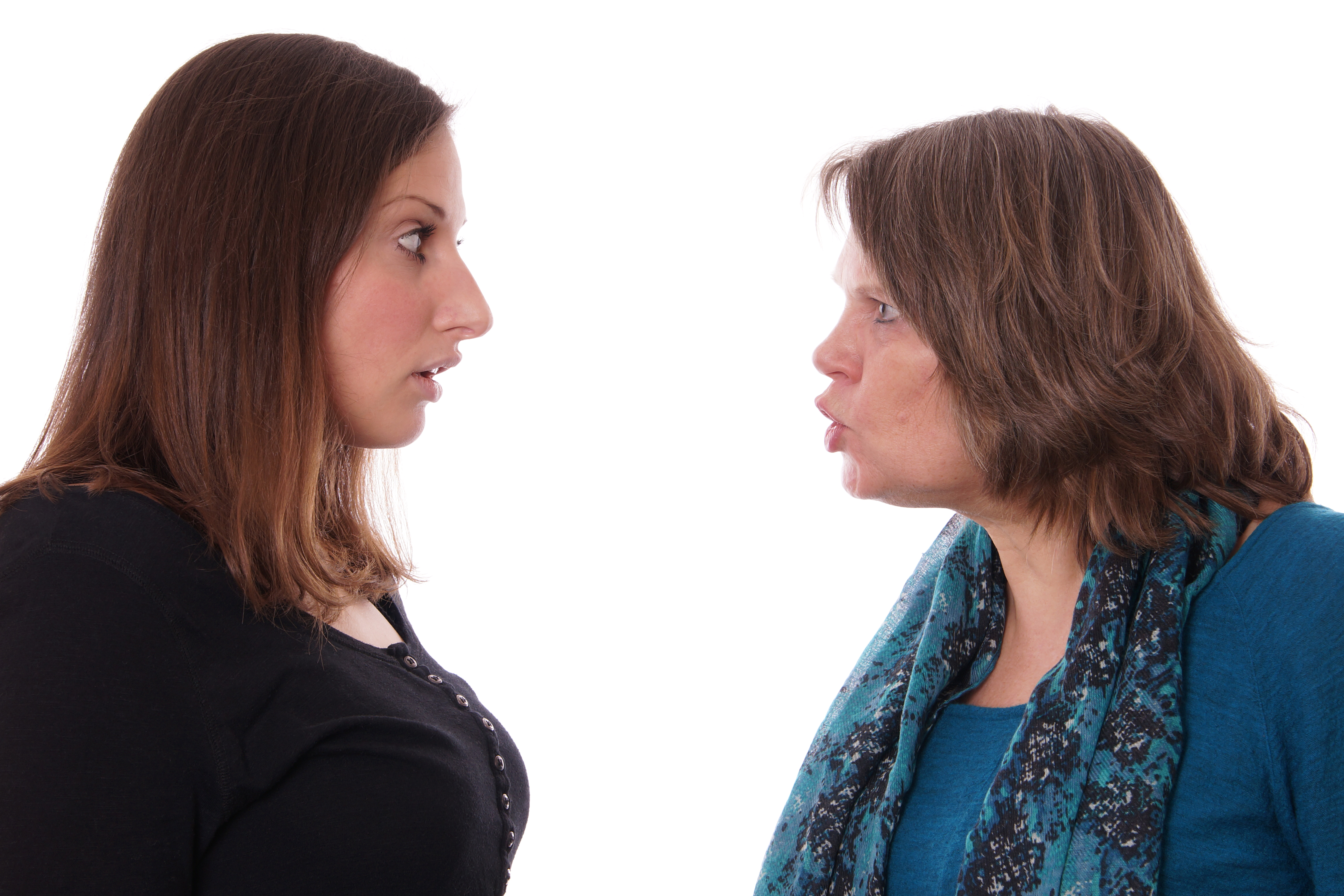 Deux femmes qui se disputent | Source : Shutterstock