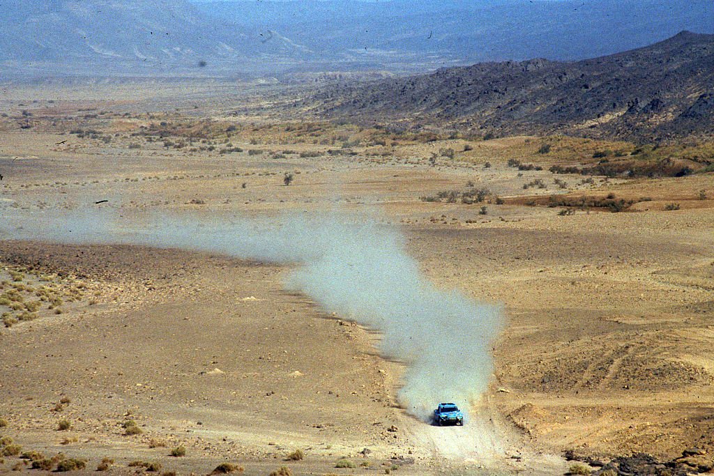 Une photo prise durant le Paris-Dakar de 1984. l Source : Getty Images