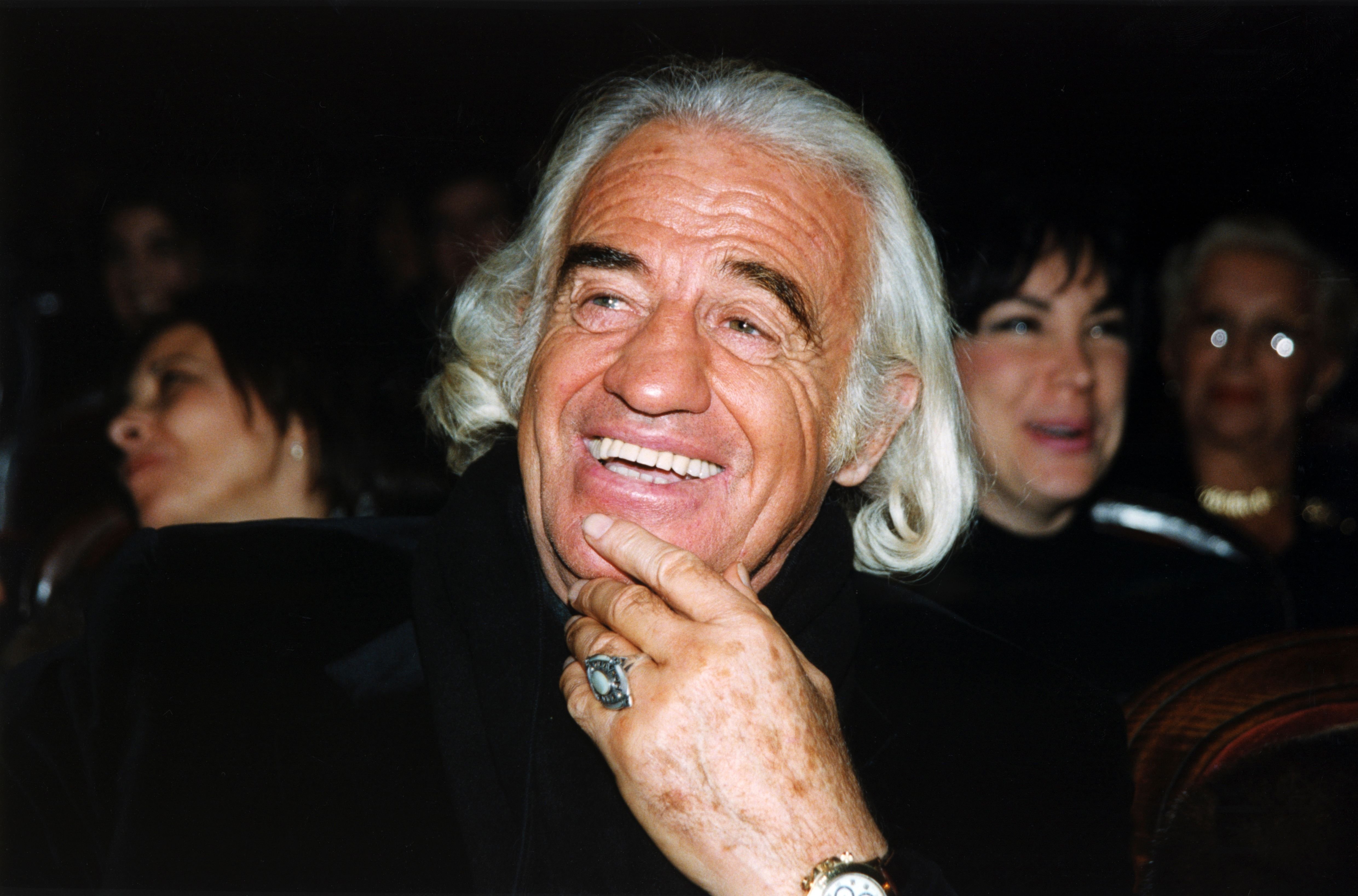 Jean-Paul Belmondo à la remise du Prix de l'Académie Balzac le 1er décembre 1998 à Paris. l Source : Getty Images
