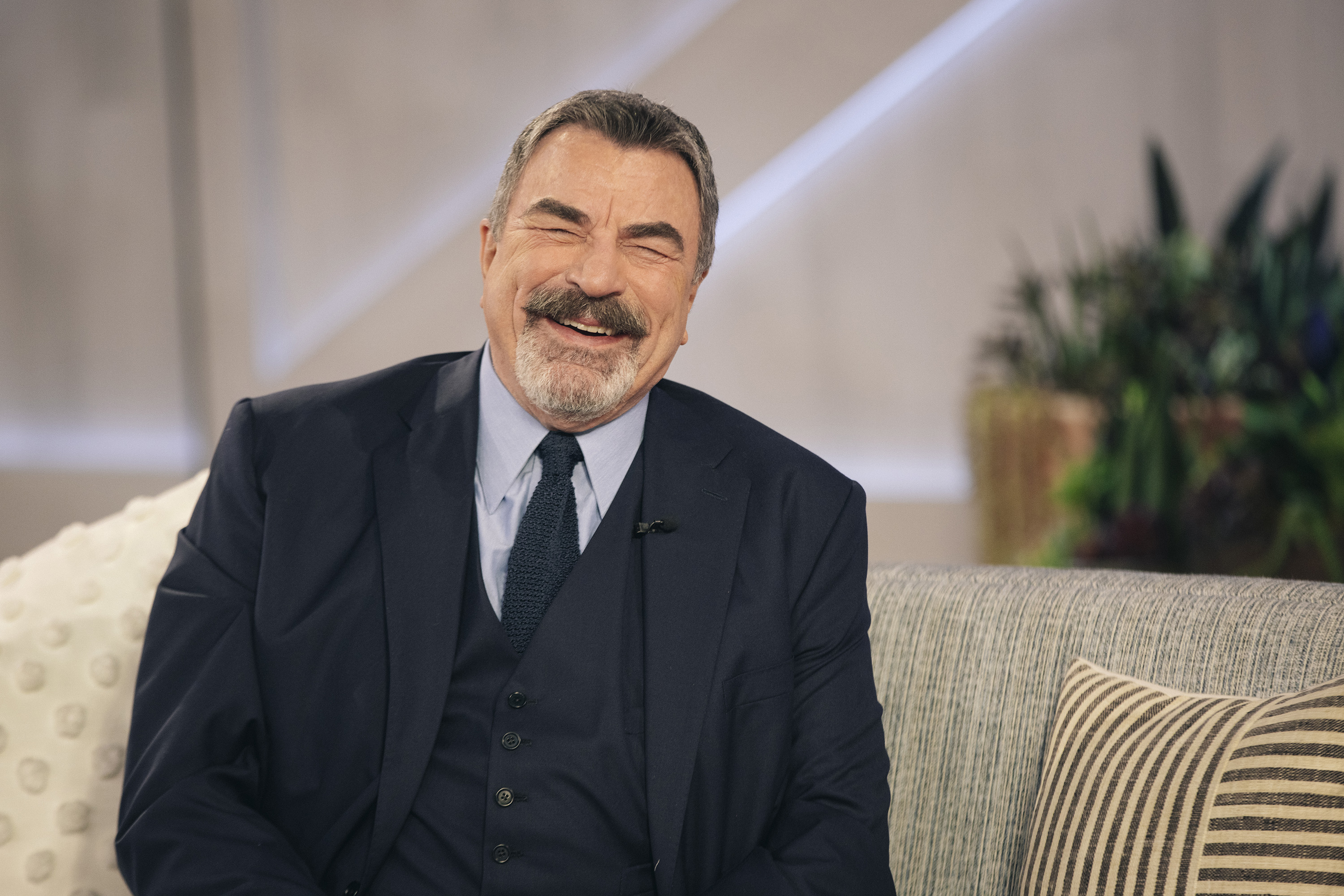 Tom Selleck lors d'un épisode de l'émission "The Kelly Clarkson Show" le 14 avril 2022. | Source : Getty Images