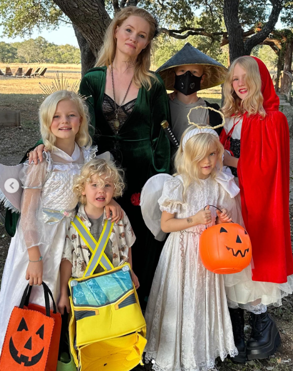 Kimberly Van Der Beek célèbre Halloween avec ses enfants, posté le 31 octobre 2024 | Source : instagram.com/vanderkimberly