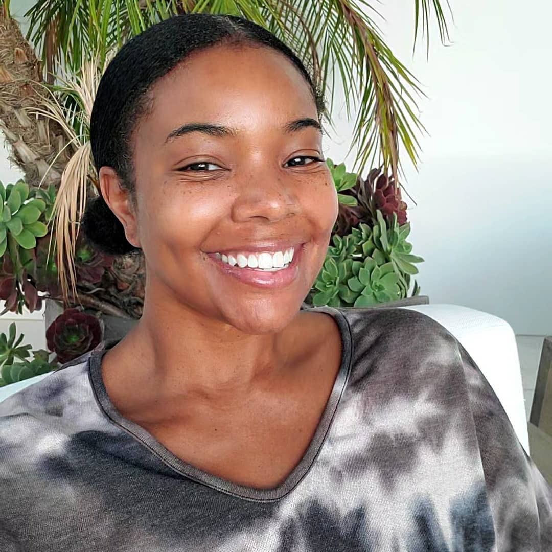 Gabrielle Union sourit à l'appareil photo. | Source : Instagram/gabunion